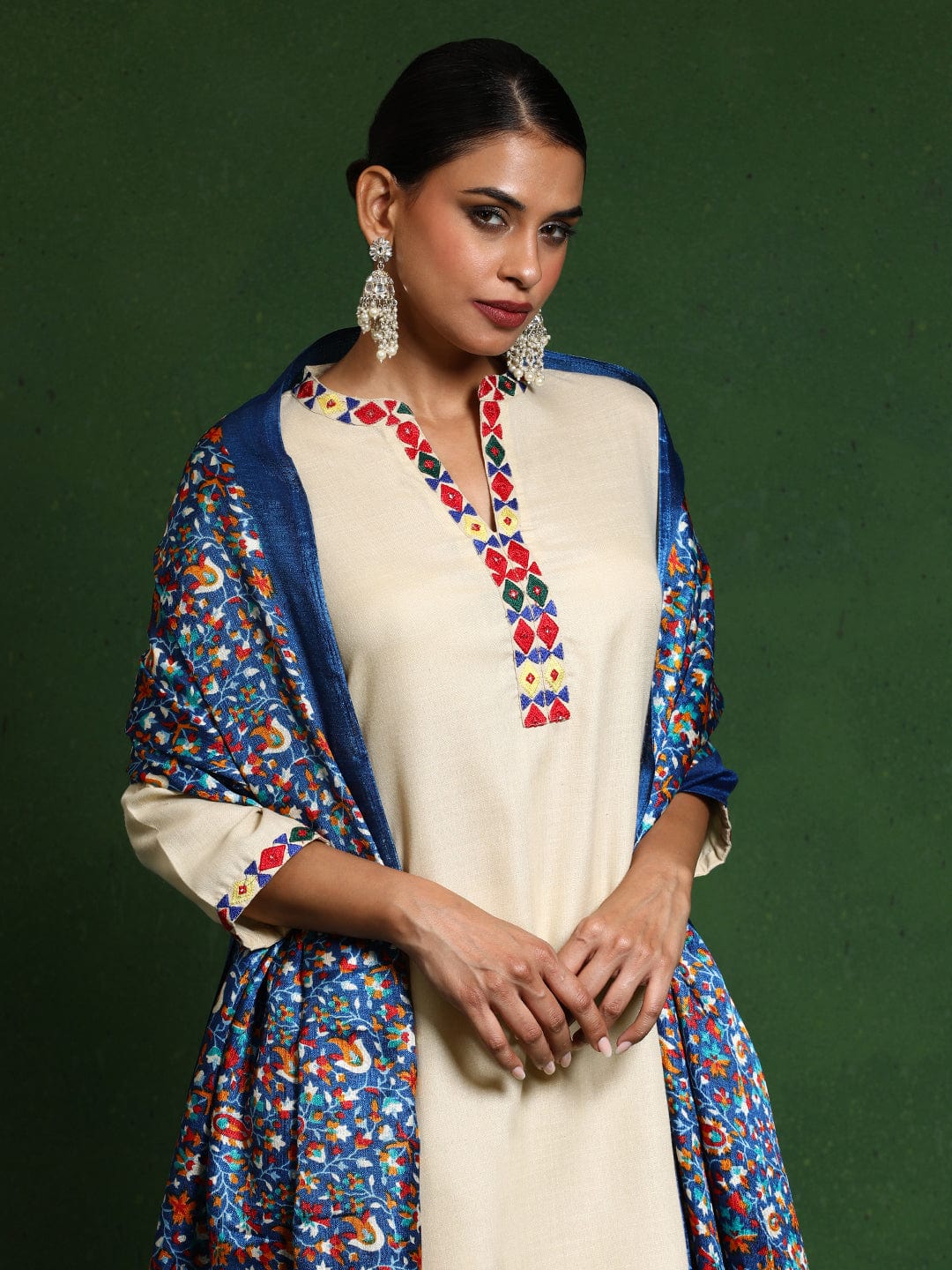 Varanga Women Mandarin collar Kurta with Trouser and Printed Dupatta