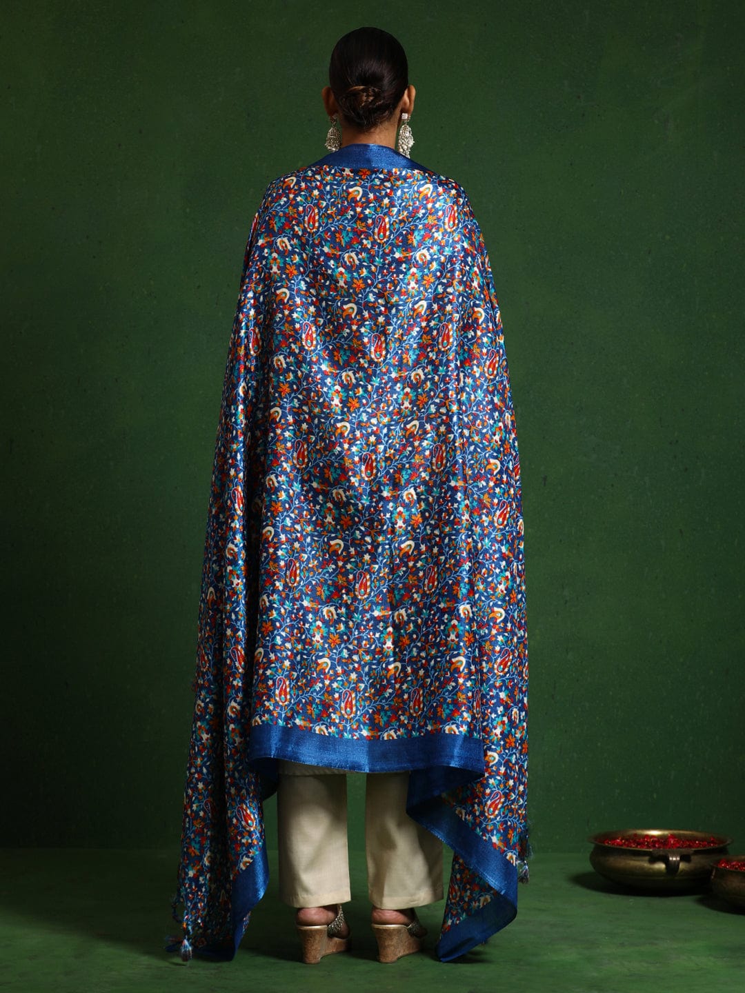 Varanga Women Mandarin collar Kurta with Trouser and Printed Dupatta