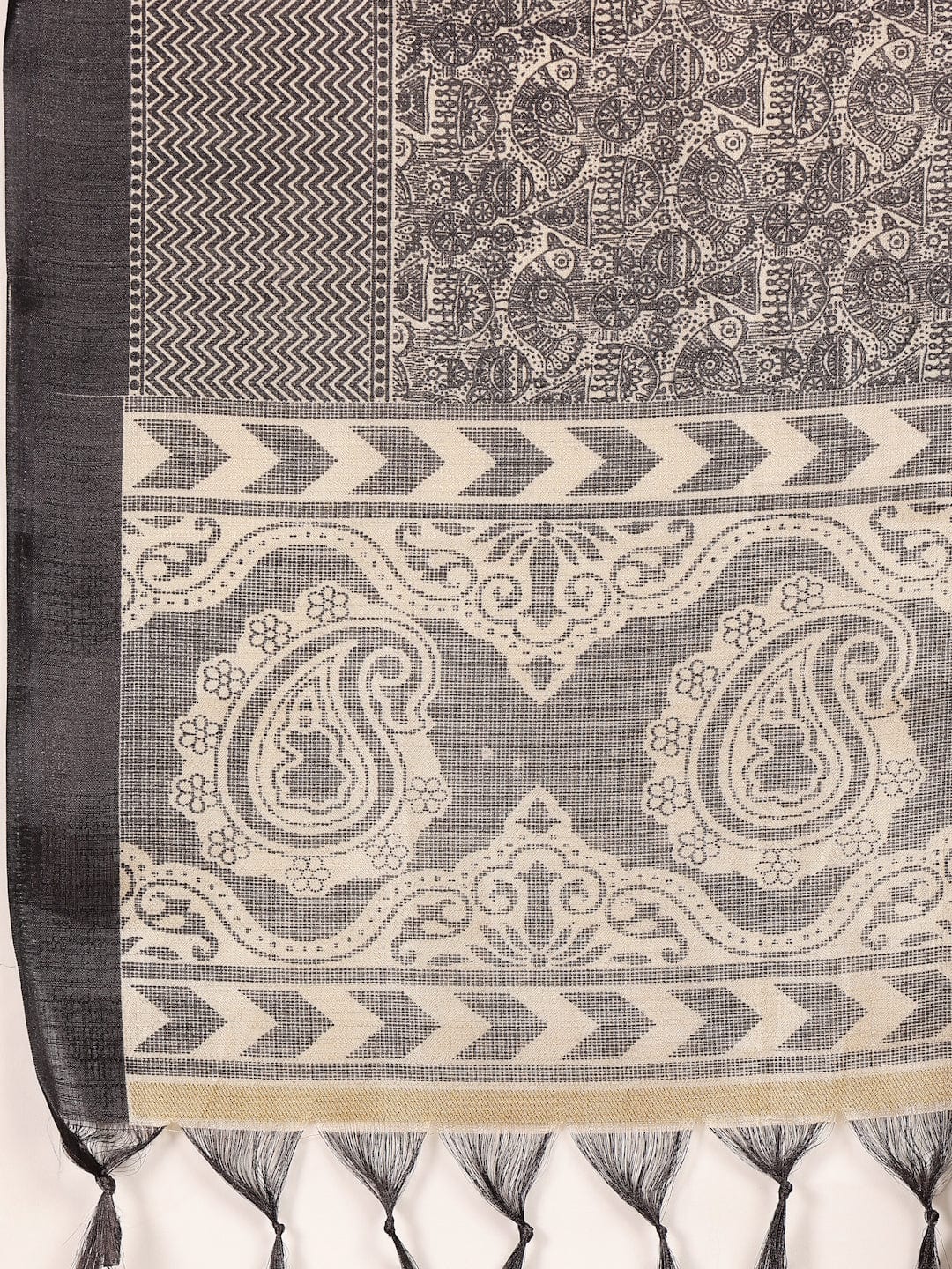 Varanga Varanga Women Thread Embroidered Yoke Kurta With Trouser & Jacquard Dupatta