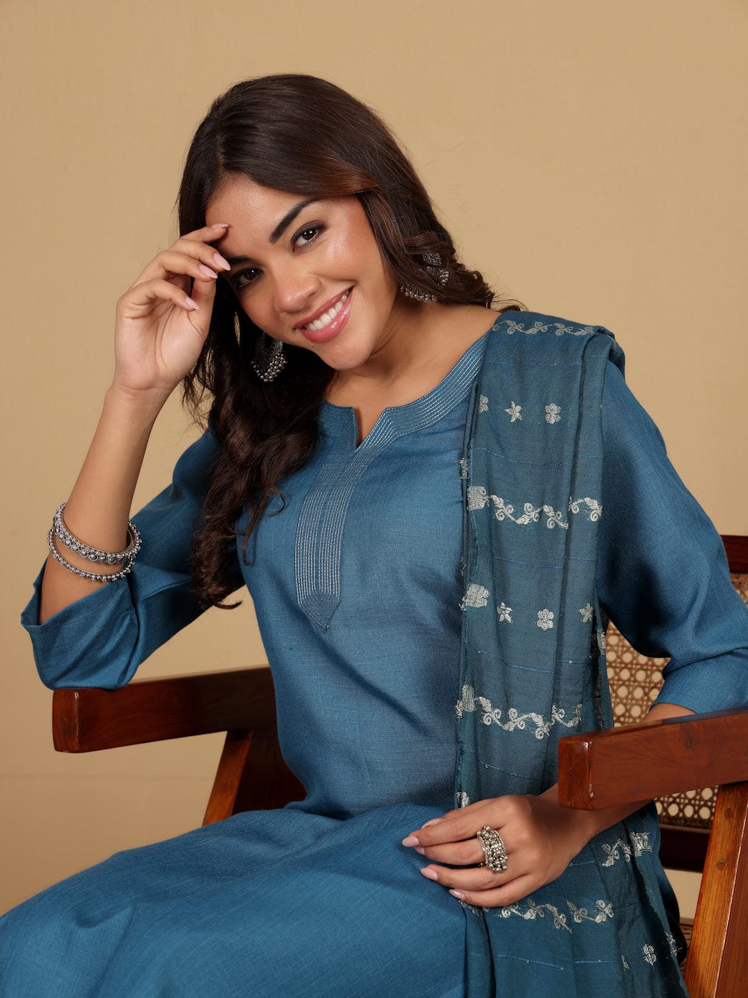 Varanga Women Thread detailed yoke Kurta and Trouser with Dupata
