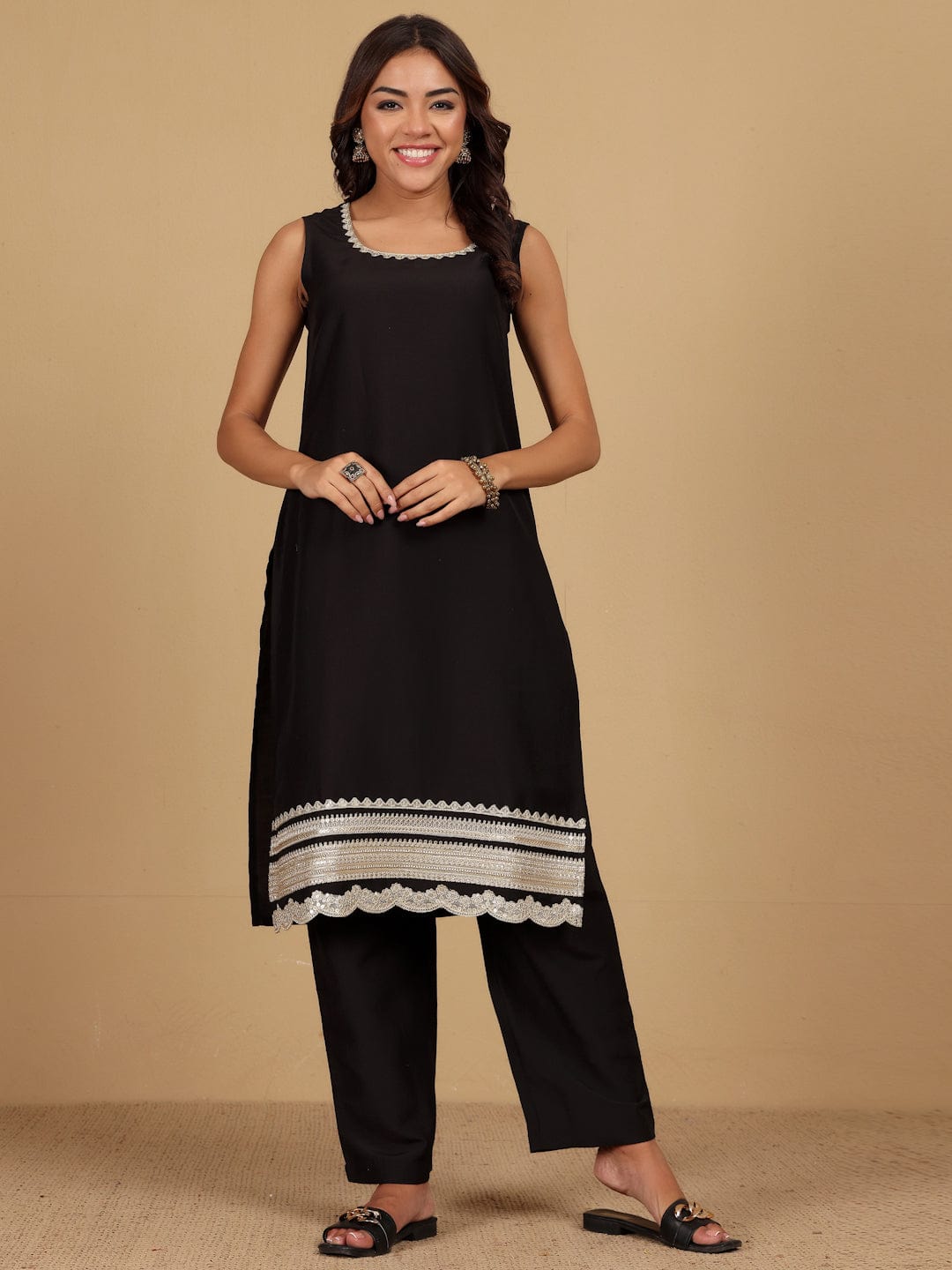 Varanga Women Round Neck Sleeveless Kurta With Trouser & Dupatta