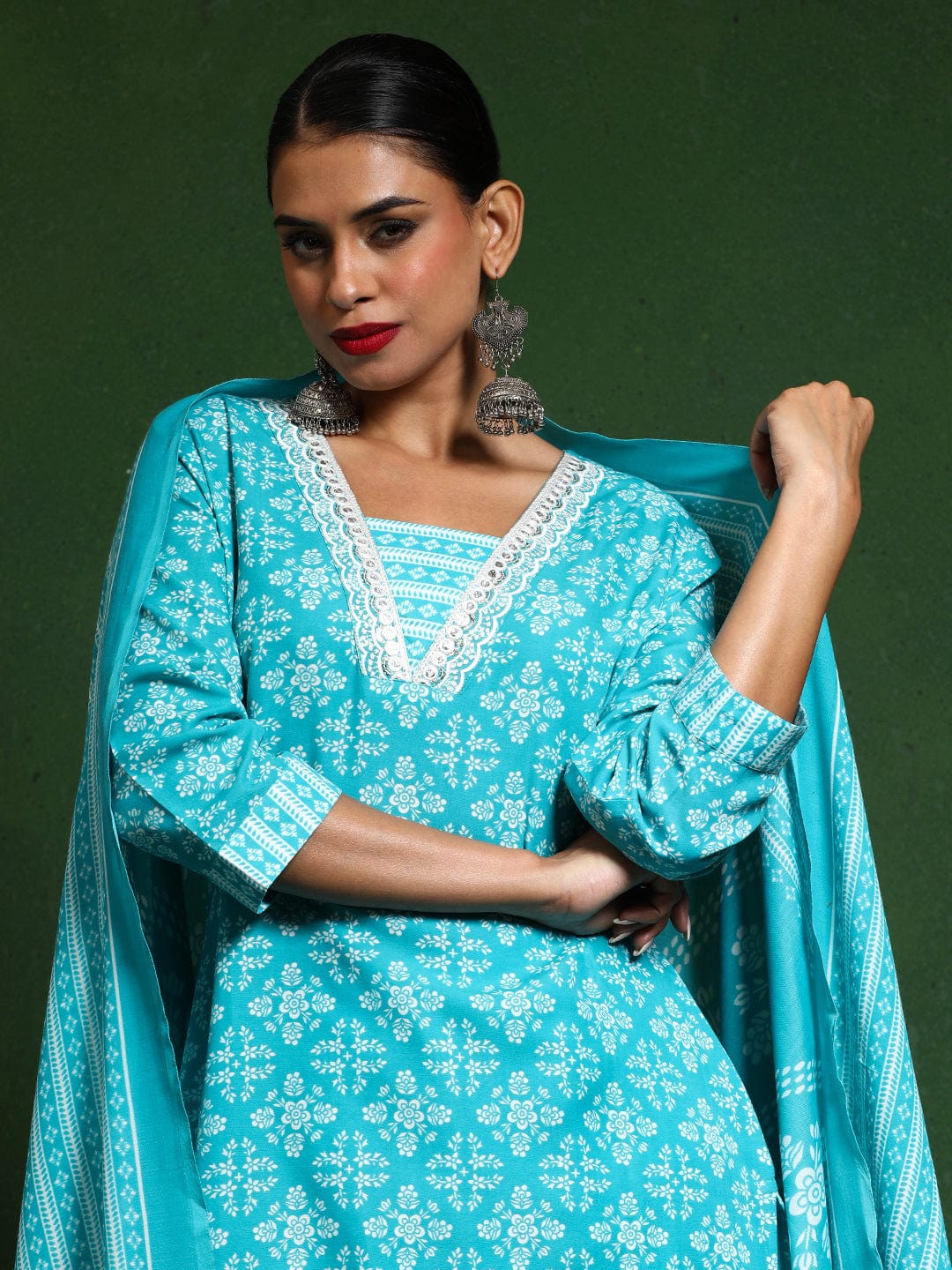 Varanga Women Floral Printed V Neck Kurta with Trouser & Dupatta