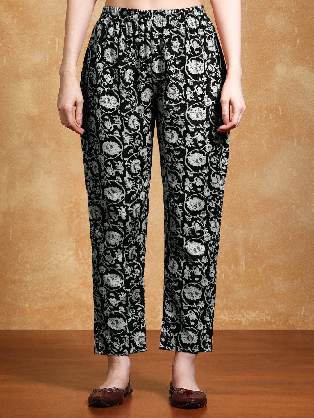 Women Floral Printed Kurta with Trousers & Dupatta