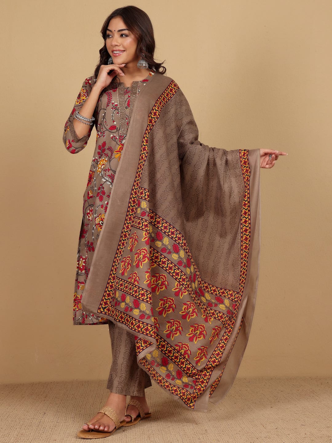 Varanga Women Ethnic Floral Printed Kurta withTrouser & Dupatta