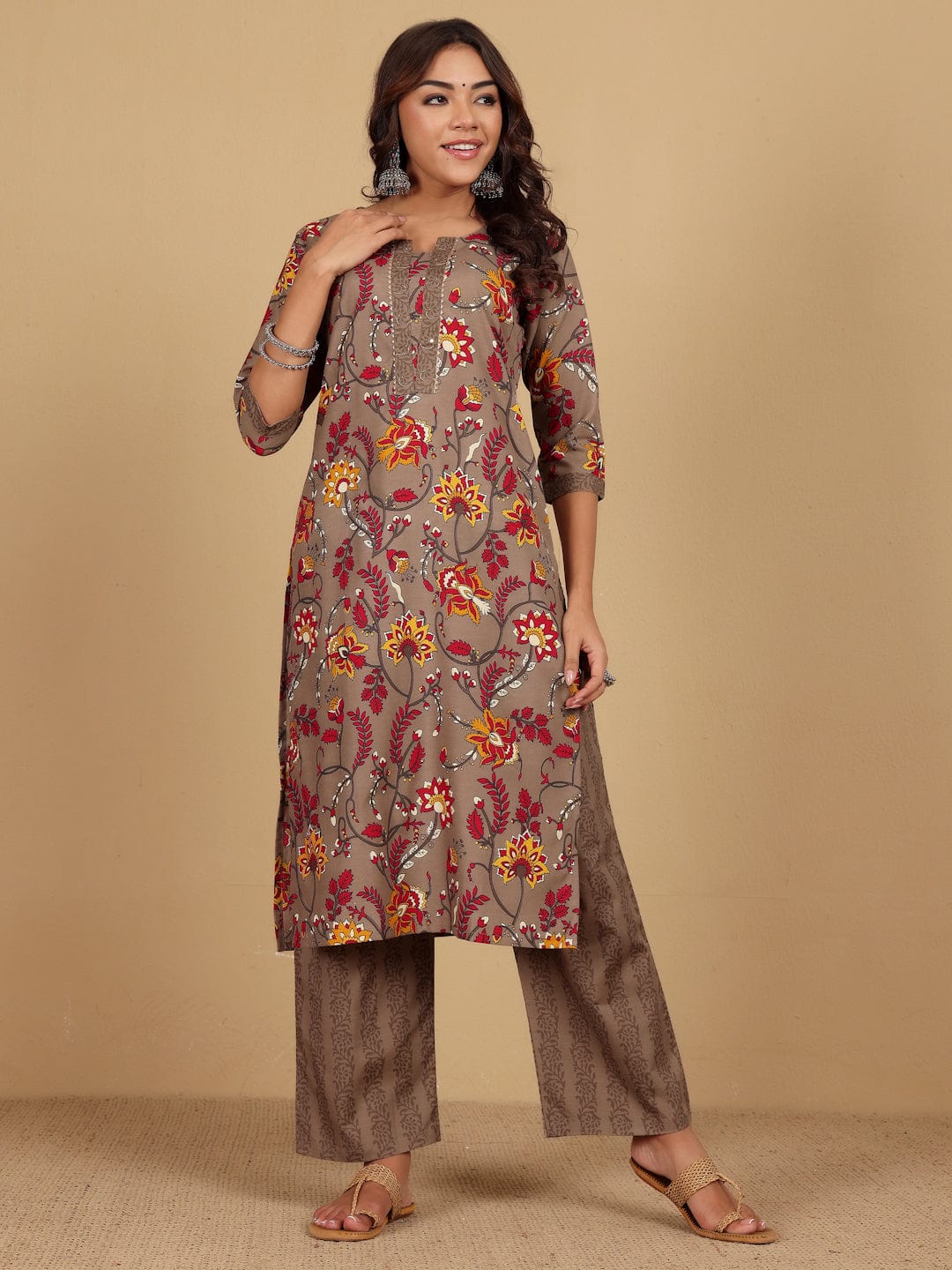Varanga Women Ethnic Floral Printed Kurta withTrouser & Dupatta