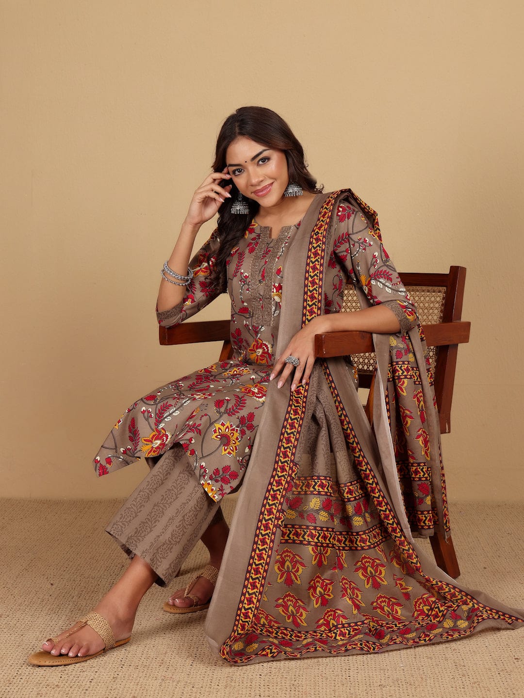 Varanga Women Ethnic Floral Printed Kurta withTrouser & Dupatta
