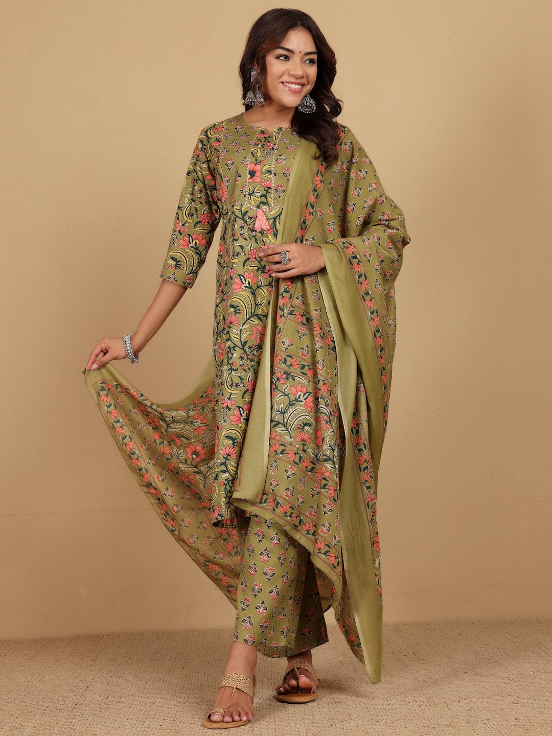 Varanga Women Ethnic Floral Printed Kurta withTrouser & Dupatta