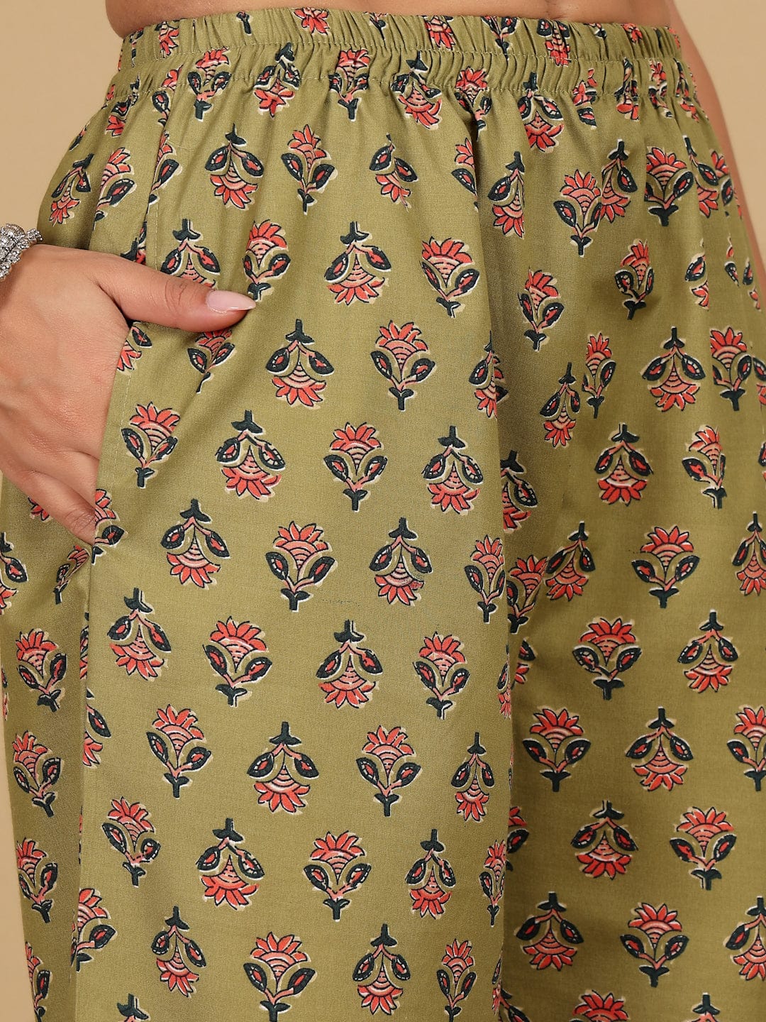 Varanga Women Ethnic Floral Printed Kurta withTrouser & Dupatta