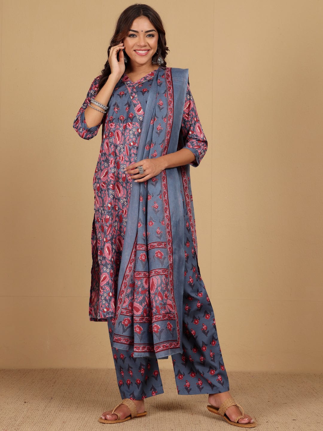 Varanga Women Ethnic Floral Printed Kurta withTrouser & Dupatta