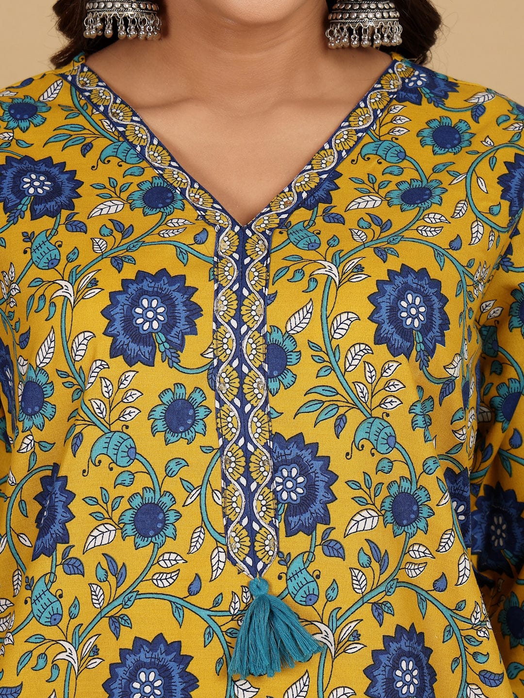 Varanga Women Ethnic Floral Printed V Neck Kurta withTrouser & Dupatta