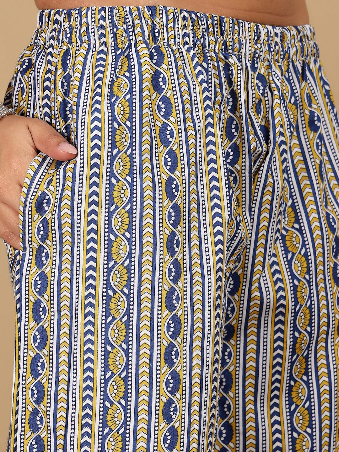 Varanga Women Ethnic Floral Printed V Neck Kurta withTrouser & Dupatta
