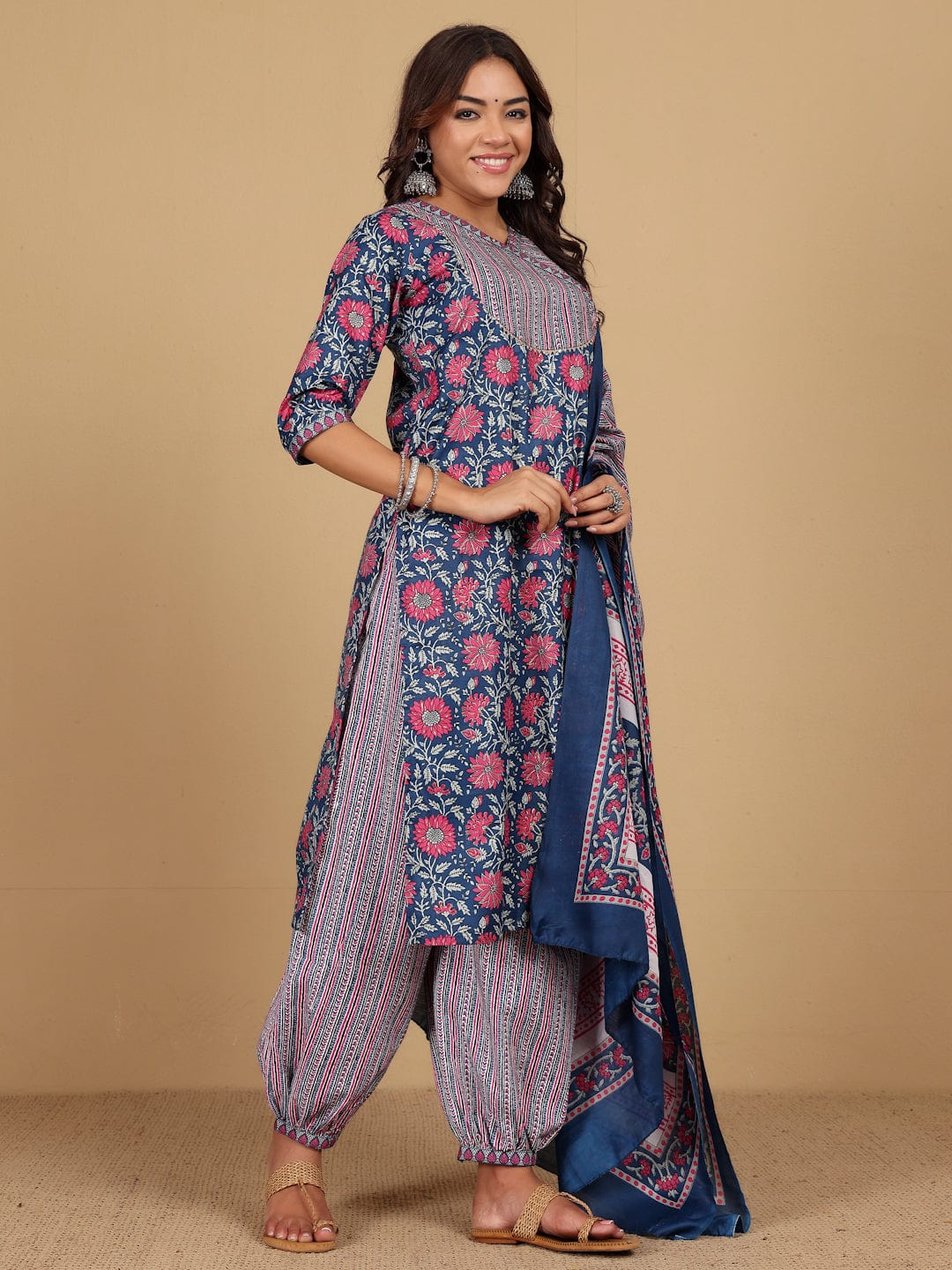 Varanga Women Ethnic Floral Printed V Neck Kurta With Stripper Trouser & Dupatta