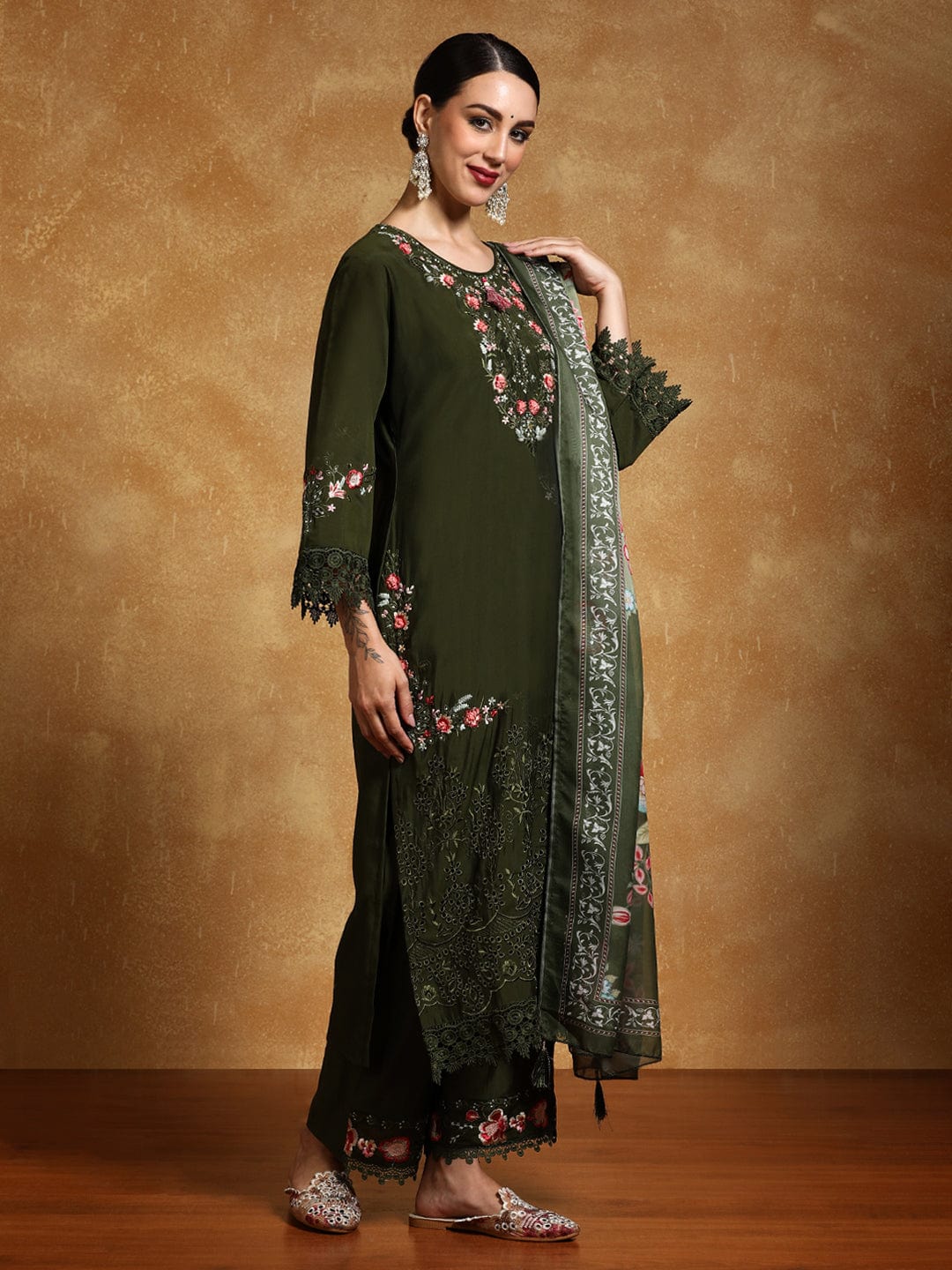 Varanga Women Floral Heavy Thread Embroidered Schffili Hem Kurta with Trouser & Dupatta