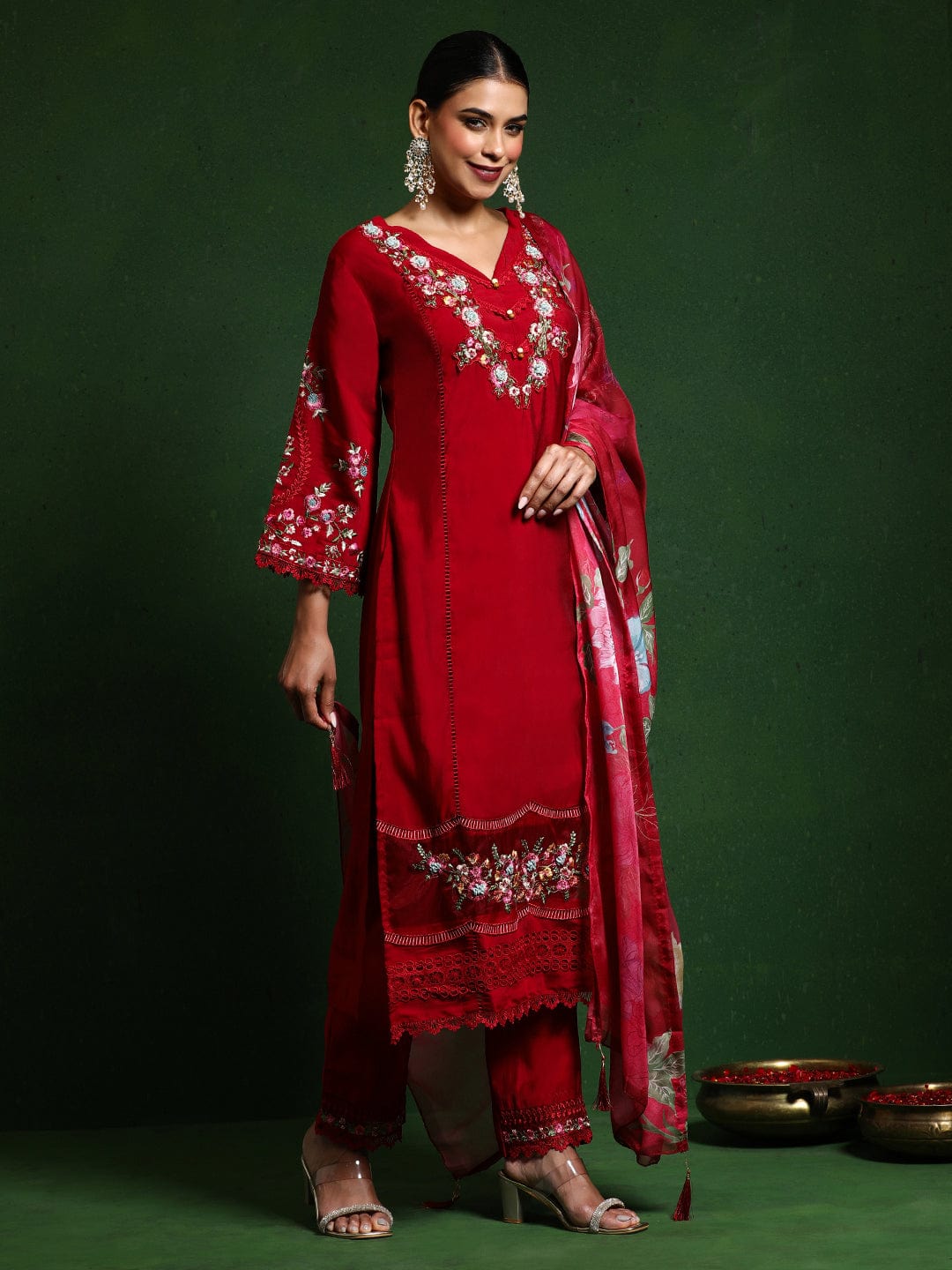 Varanga Women Floral Heavy Thread Embroidered Schffili Hem Kurta With Trouser & Dupatta