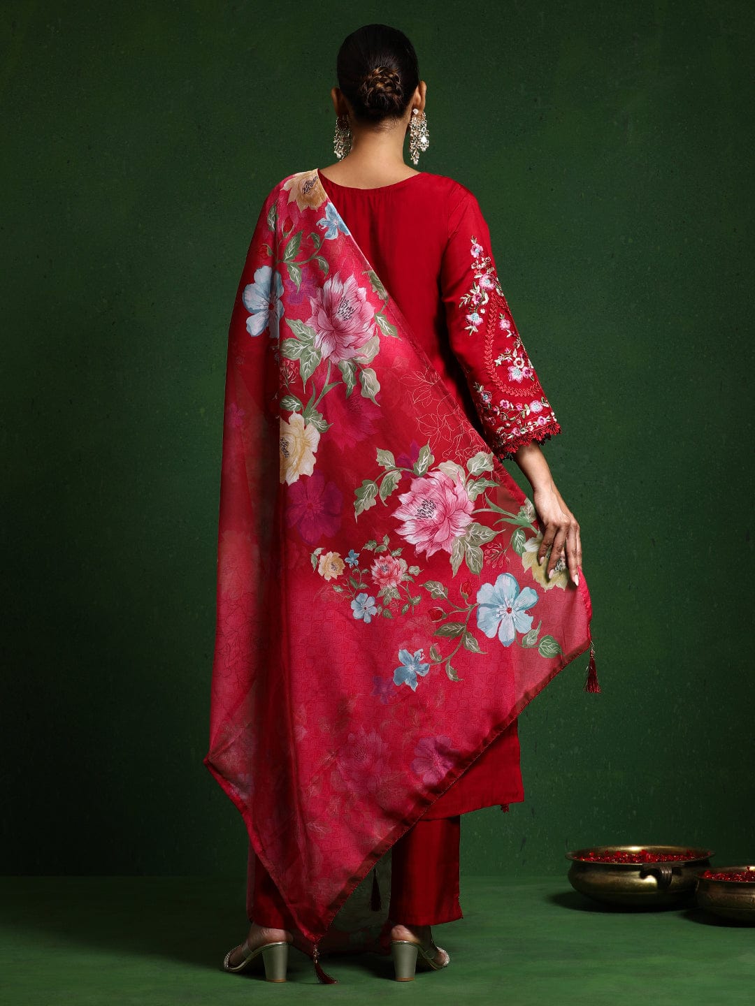 Varanga Women Floral Heavy Thread Embroidered Schffili Hem Kurta With Trouser & Dupatta