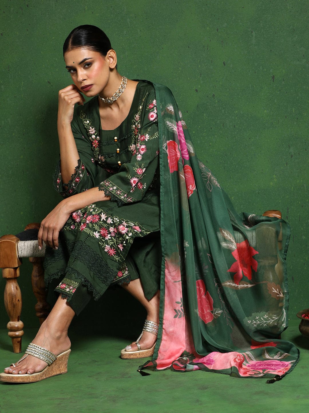 Varanga Women Floral Heavy Thread Embroidered Schffili Hem Kurta With Trouser & Dupatta