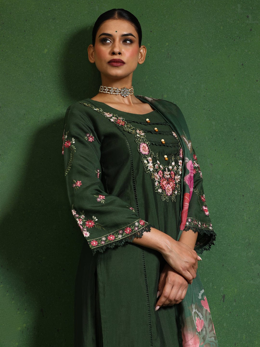 Varanga Women Floral Heavy Thread Embroidered Schffili Hem Kurta With Trouser & Dupatta