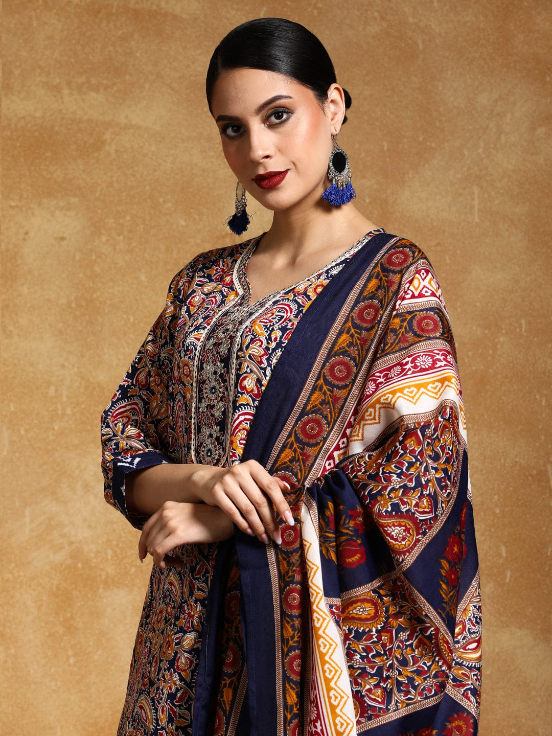 Varanga Women-Zari Detailed Ethnic Floral Printed Kurta With Trouser & Dupatta