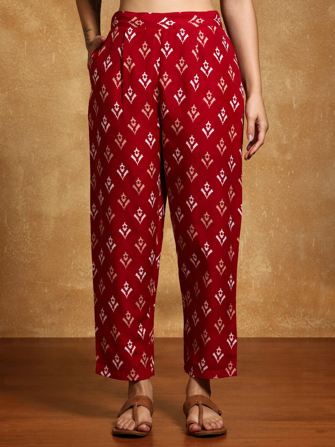 Varanga Women-Zari Detailed Ethnic Floral Printed Kurta With Trouser & Dupatta