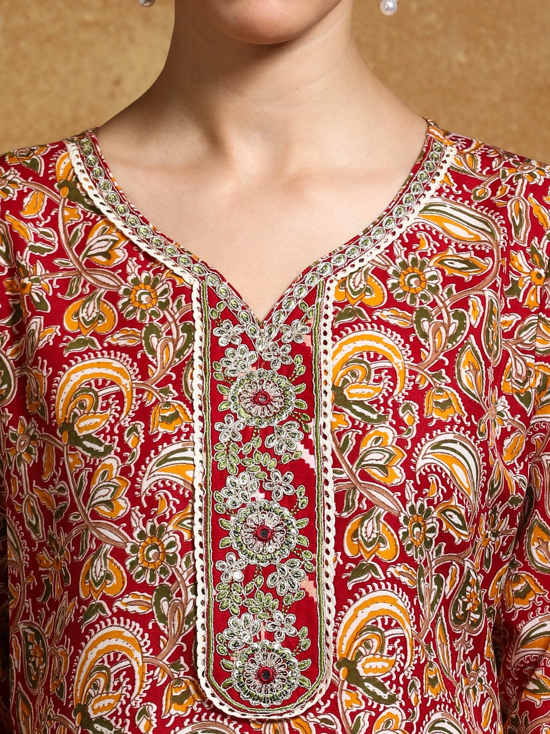 Varanga Women-Zari Detailed Ethnic Floral Printed Kurta With Trouser & Dupatta