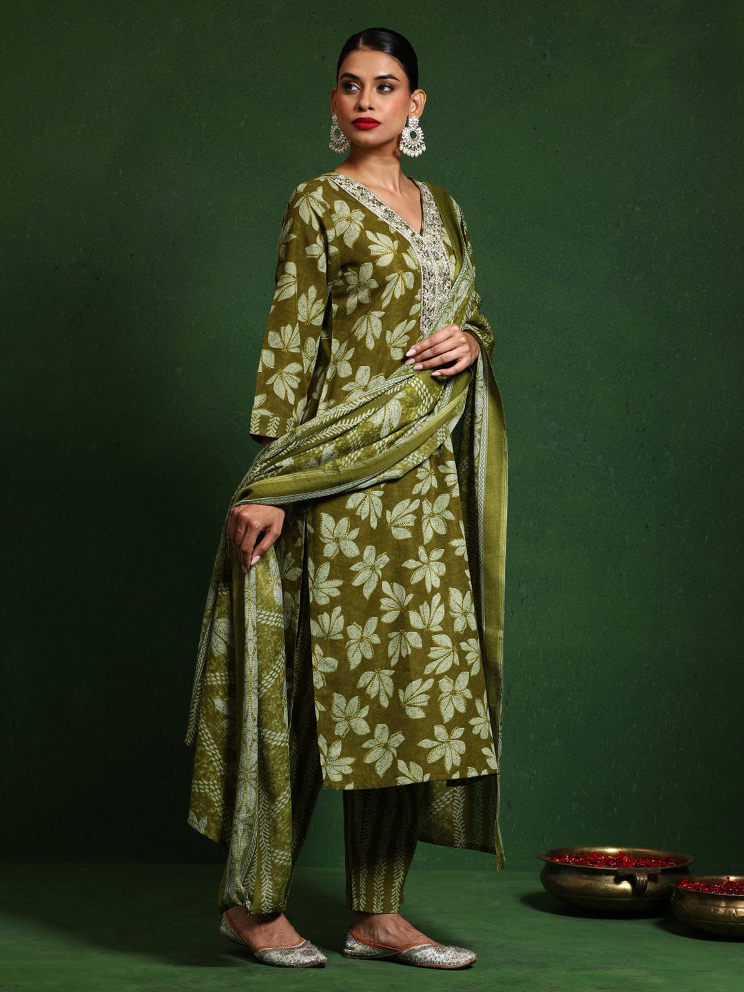 Varanga Women Floral Printed V Neck Kurta With Trouser & Dupatta