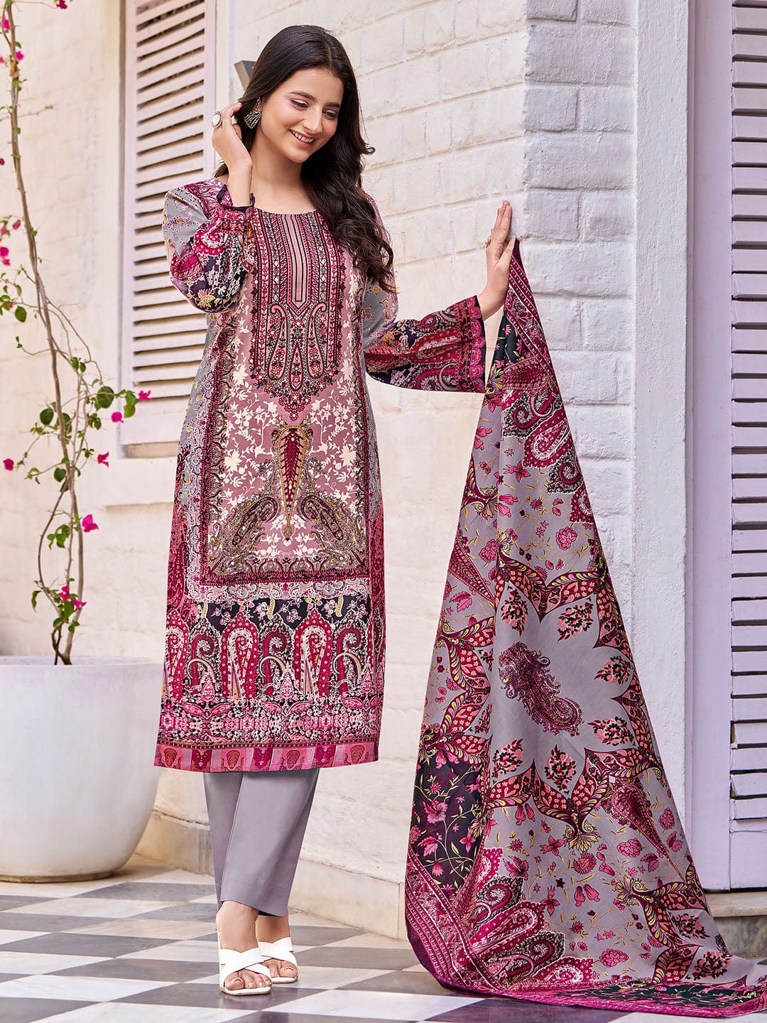 Varanga Women Ethnic Floral Mirror Embroidered Pakistani Kurta With Trouser & Dupatta