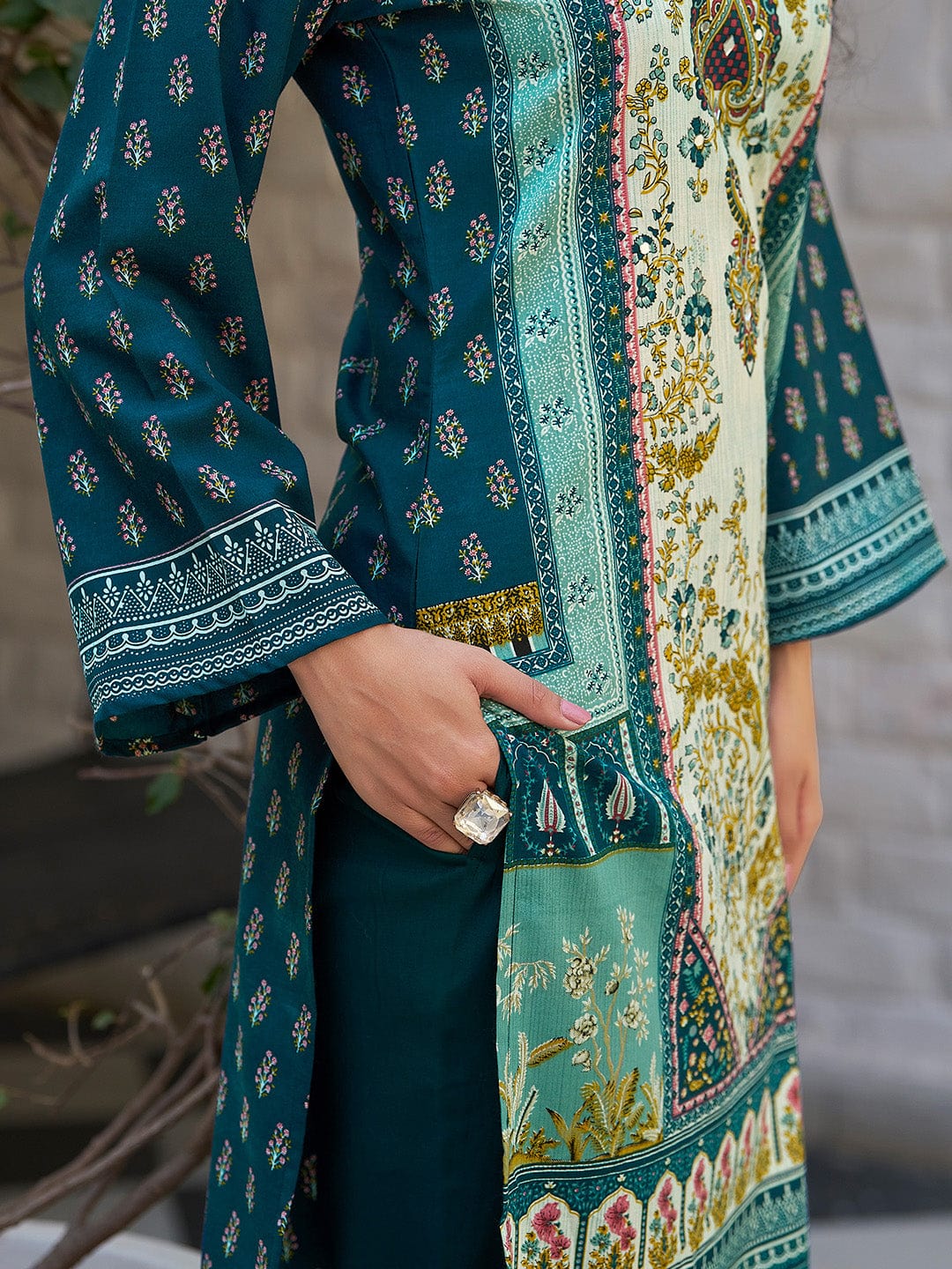 Varanga Women Ethnic Floral Mirror Embroidered Pakistani Kurta With Trouser & Dupatta