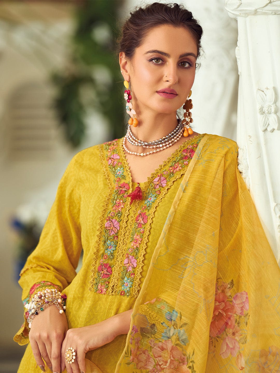Varanga Women Floral Motif Thread Embroidered & Orangza Lace Detailed Kurta With Trouser & Dupatta