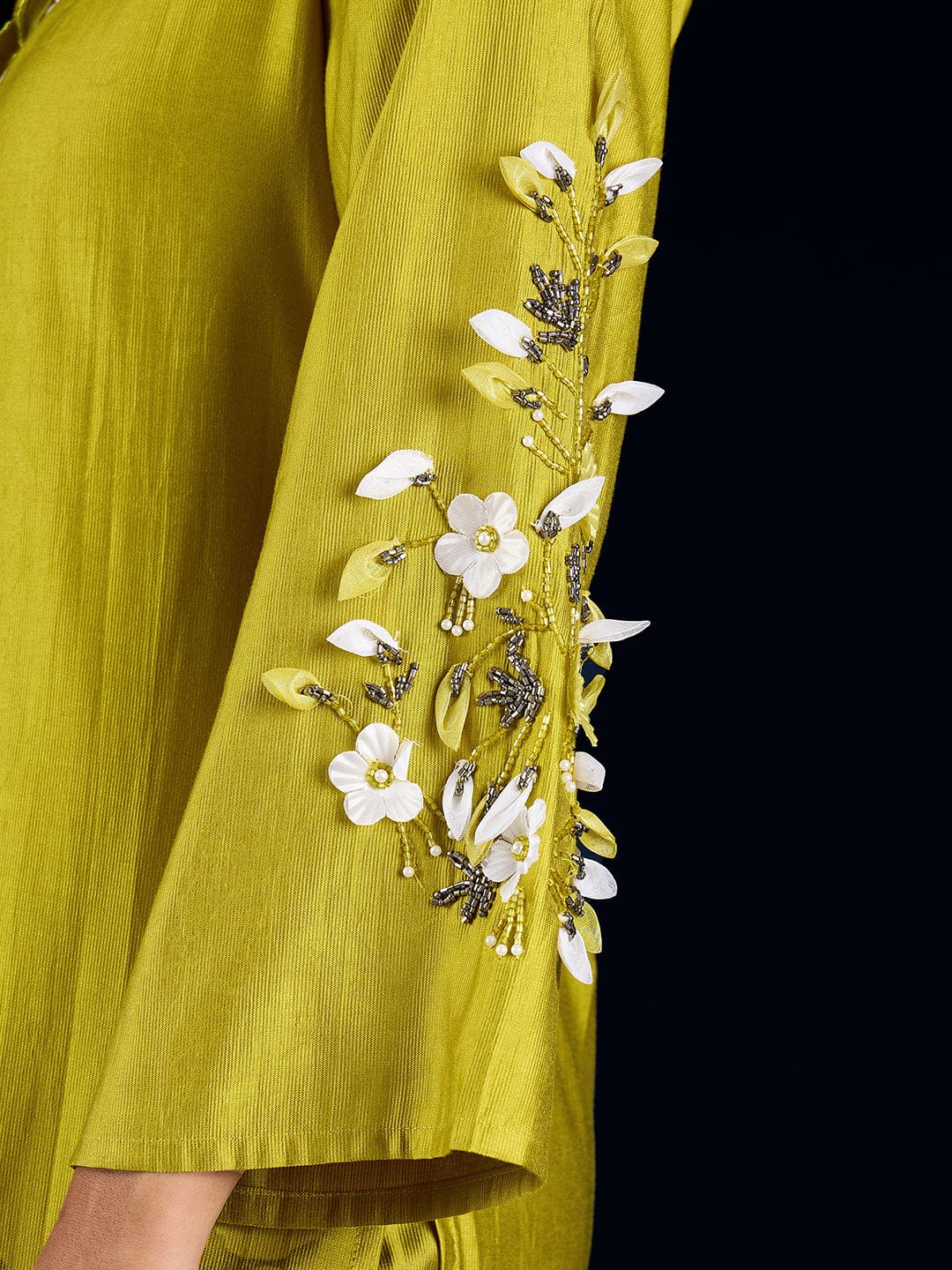 Varanga Kurta Set With 3D Work On The Sleeves Paired With Solid Trousers And Dupatta.