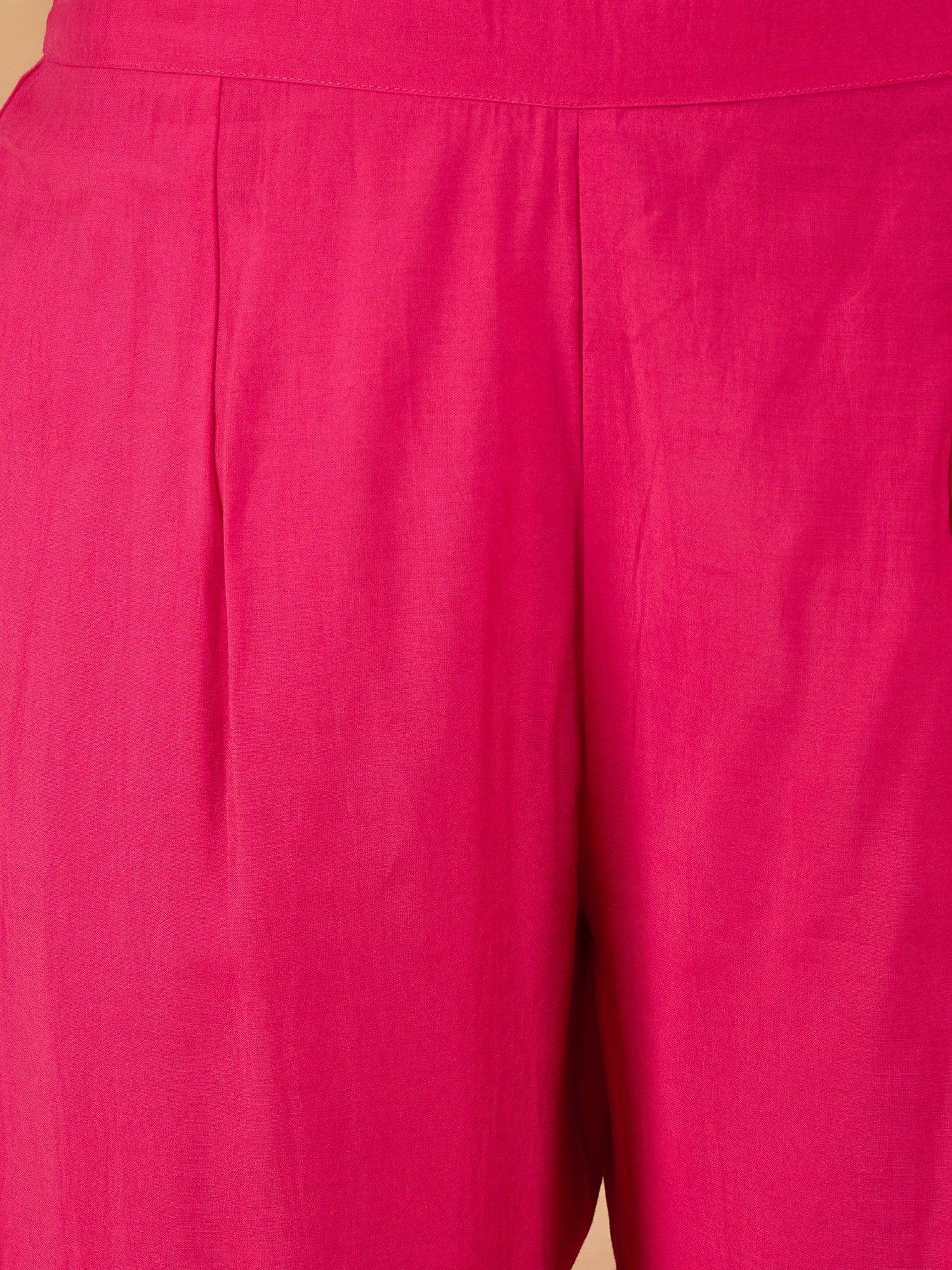 Varanga Women Kurta Adorned With Thread Embroidery, Teamed With Trousers And Paired With Dupatta Featuring Lurex