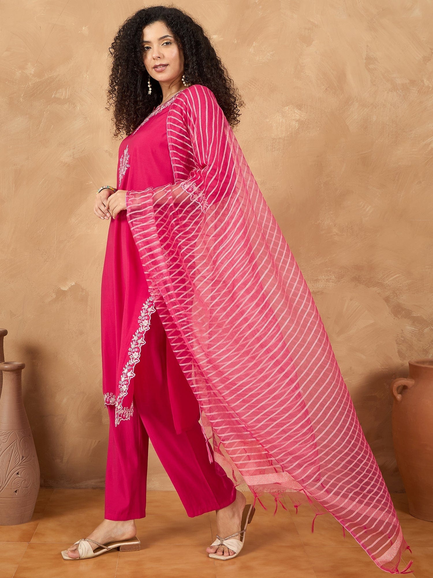 Varanga Women Kurta Adorned With Thread Embroidery, Teamed With Trousers And Paired With Dupatta Featuring Lurex