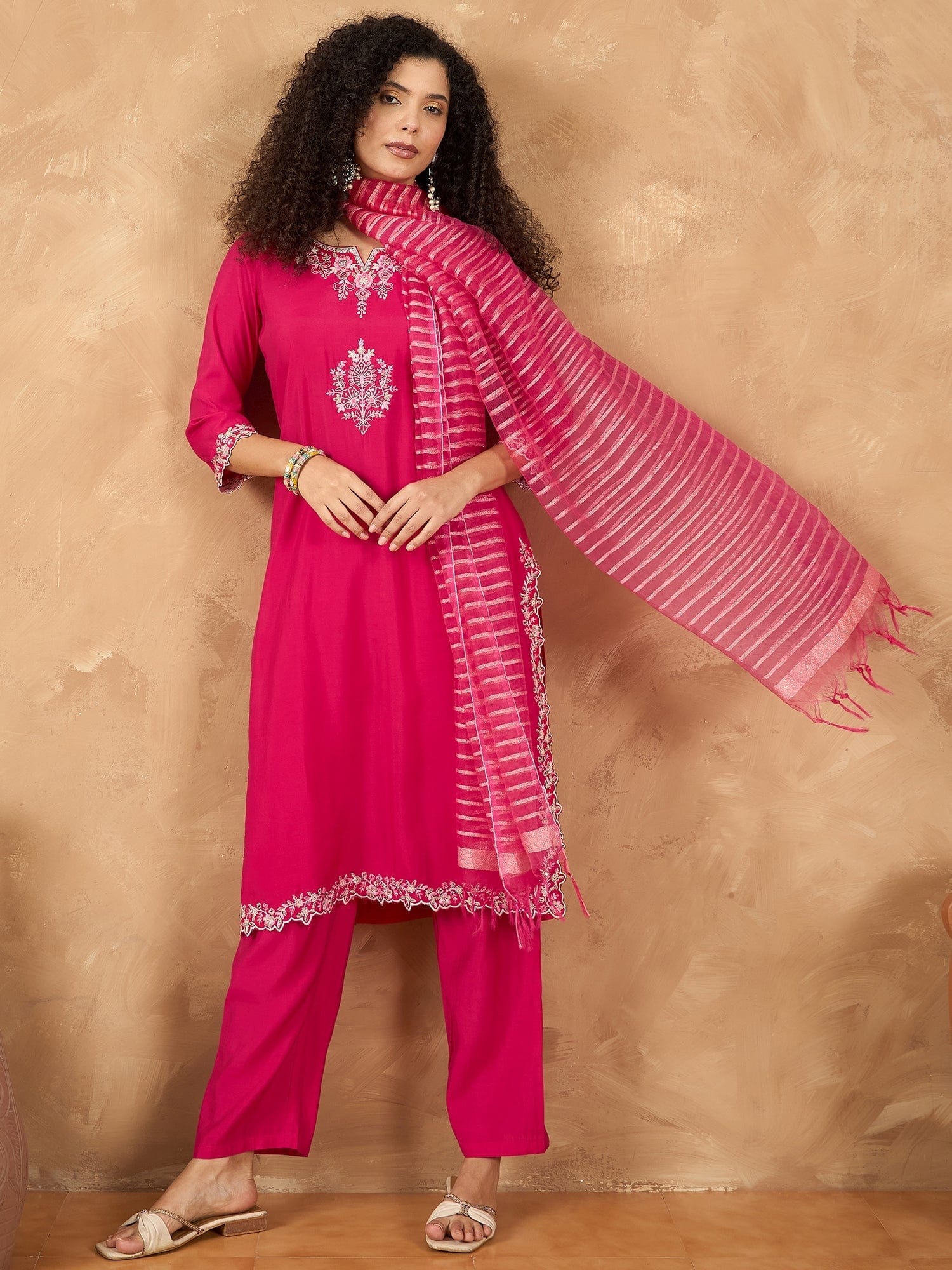 Varanga Women Kurta Adorned With Thread Embroidery, Teamed With Trousers And Paired With Dupatta Featuring Lurex