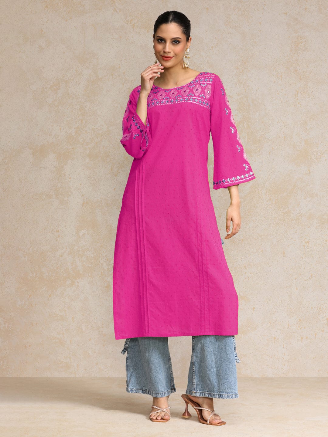 Varanga Women Pink Embellished Round Neck Straight Kurta