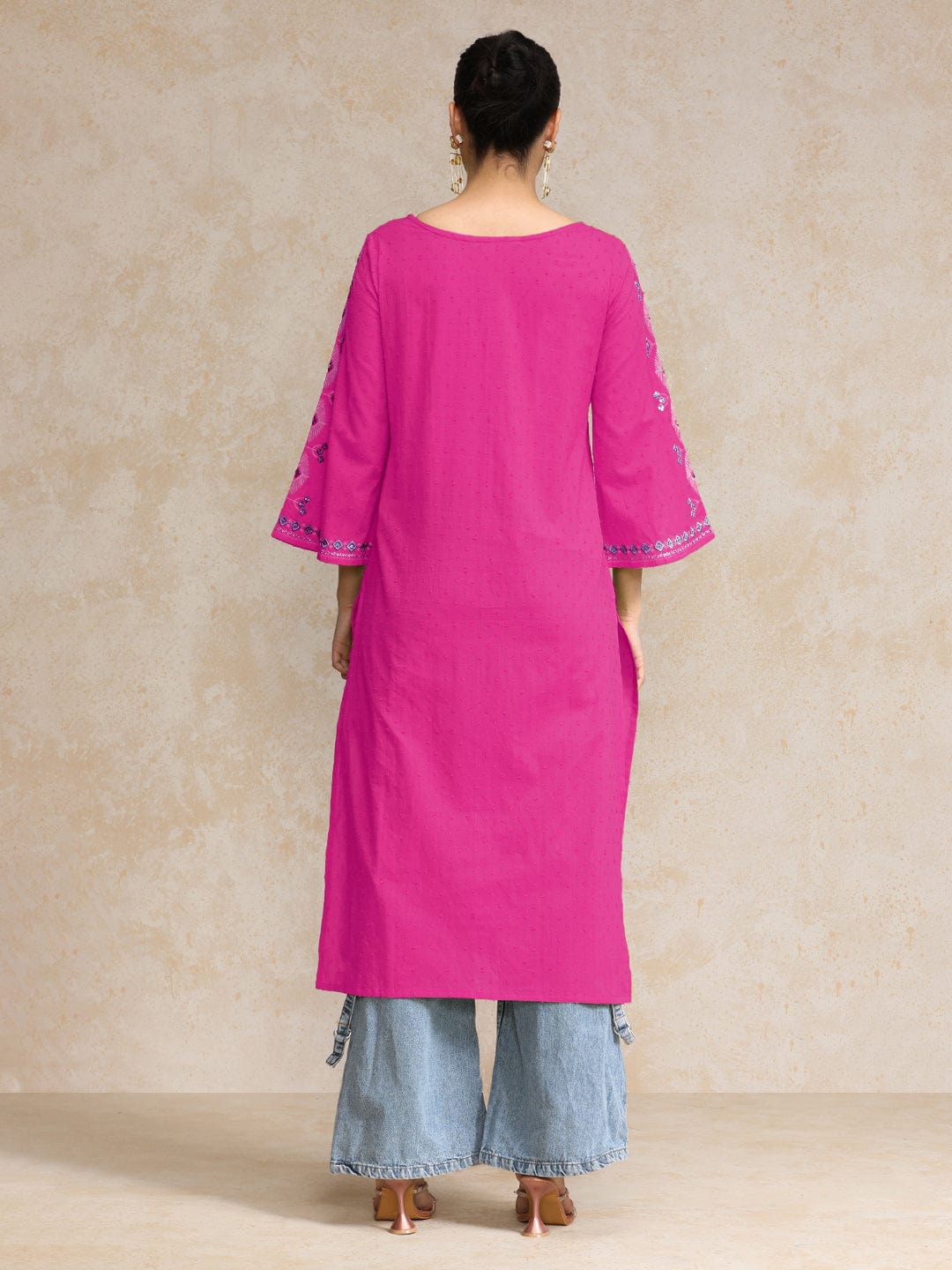 Varanga Women Pink Embellished Round Neck Straight Kurta