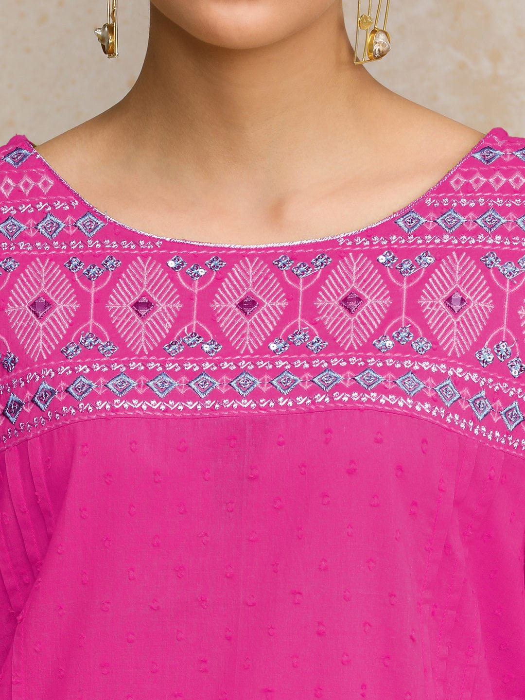 Varanga Women Pink Embellished Round Neck Straight Kurta