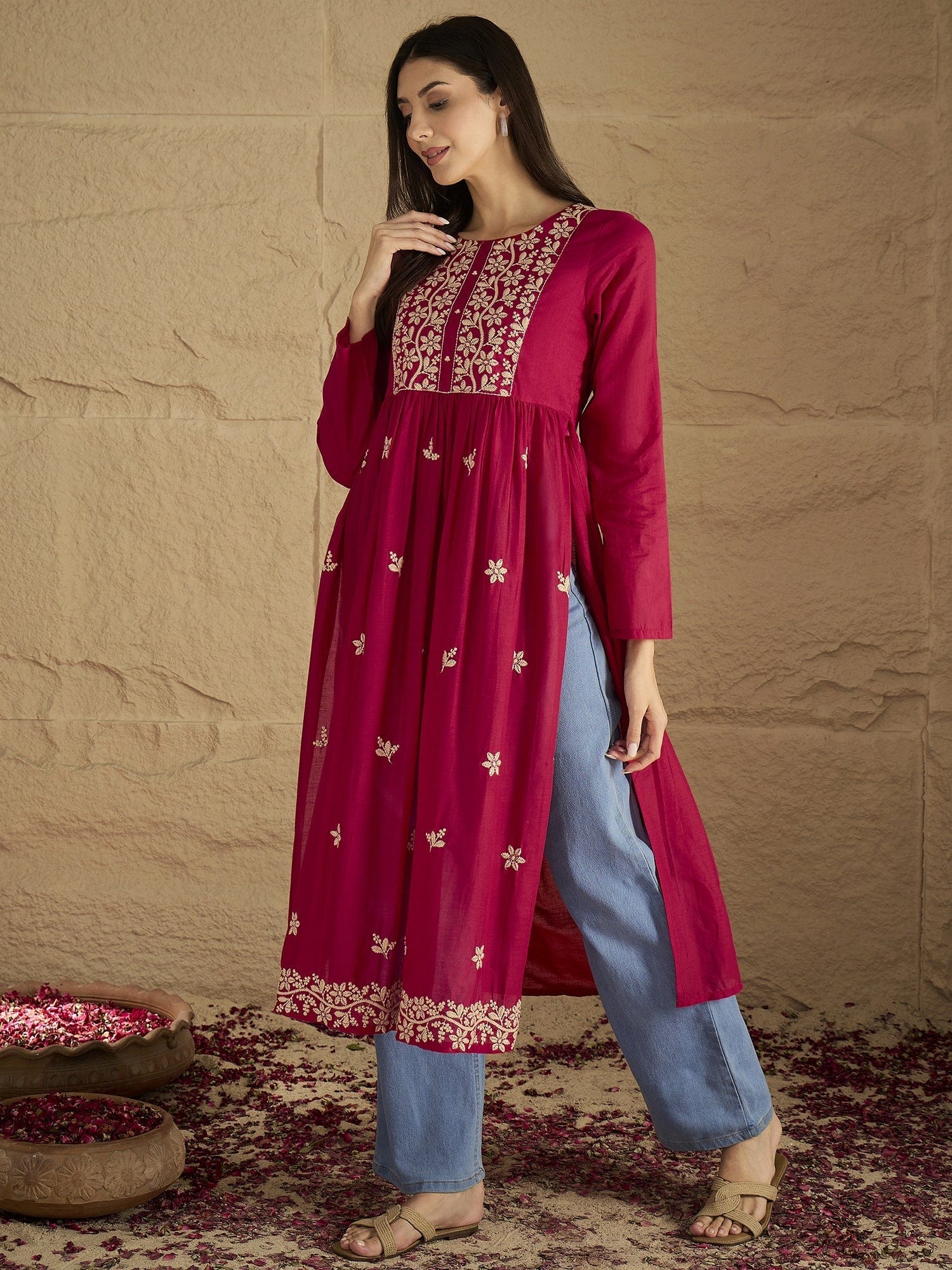 Varanga Women Thread Embroidered High Slit Kurta