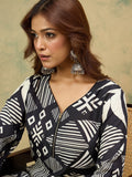 Geometric Printed Kurta With Zip Detail And Trousers