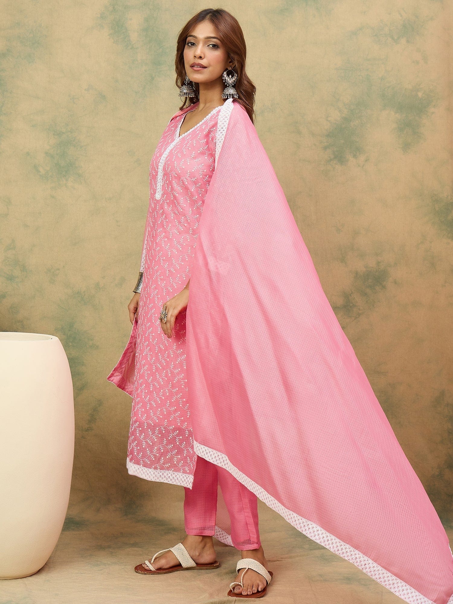 Varanga Women Floral Embroidered Regular Thread Work Kurta with Trousers & with Dupatta