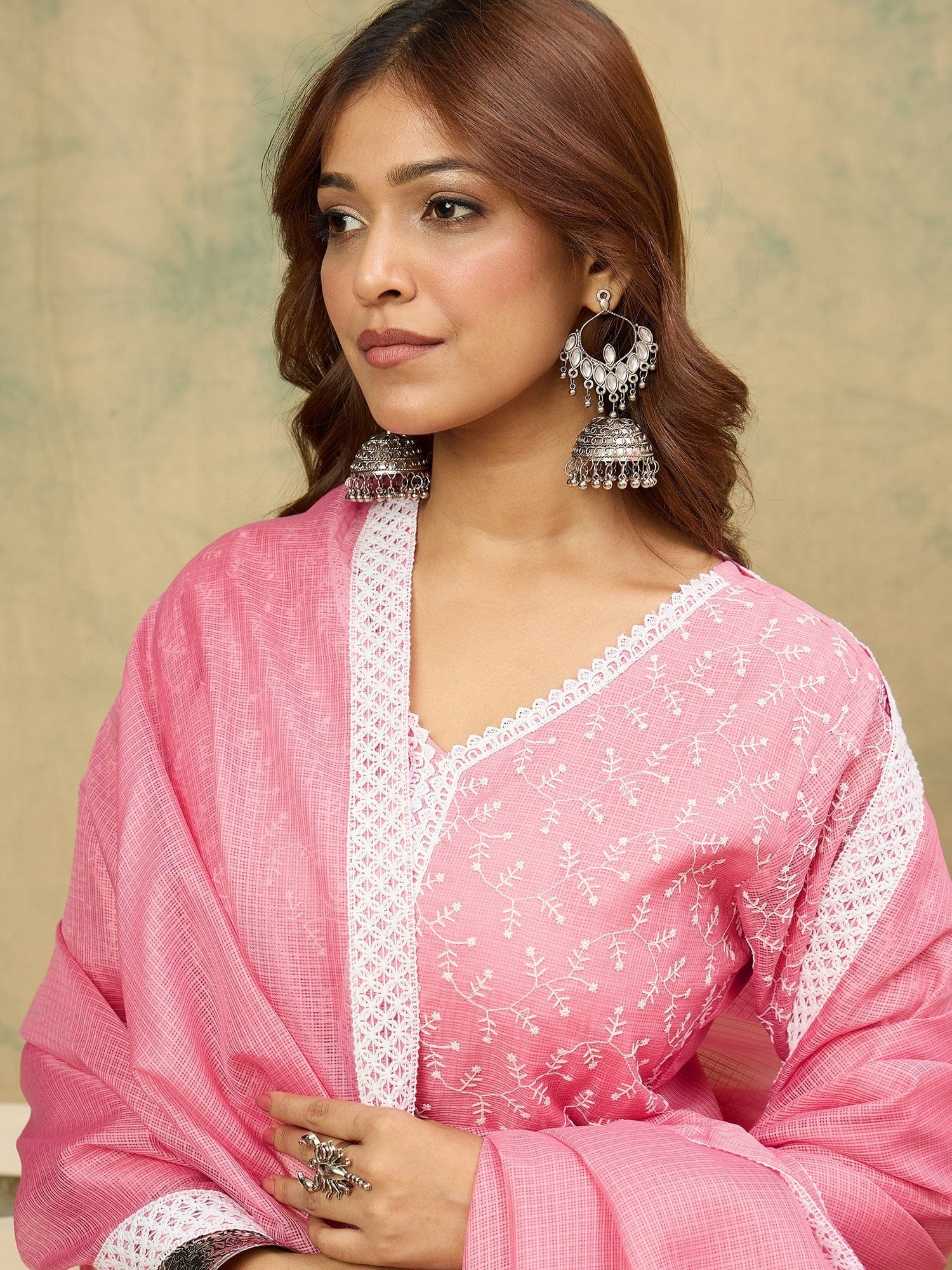 Varanga Women Floral Embroidered Regular Thread Work Kurta with Trousers & with Dupatta