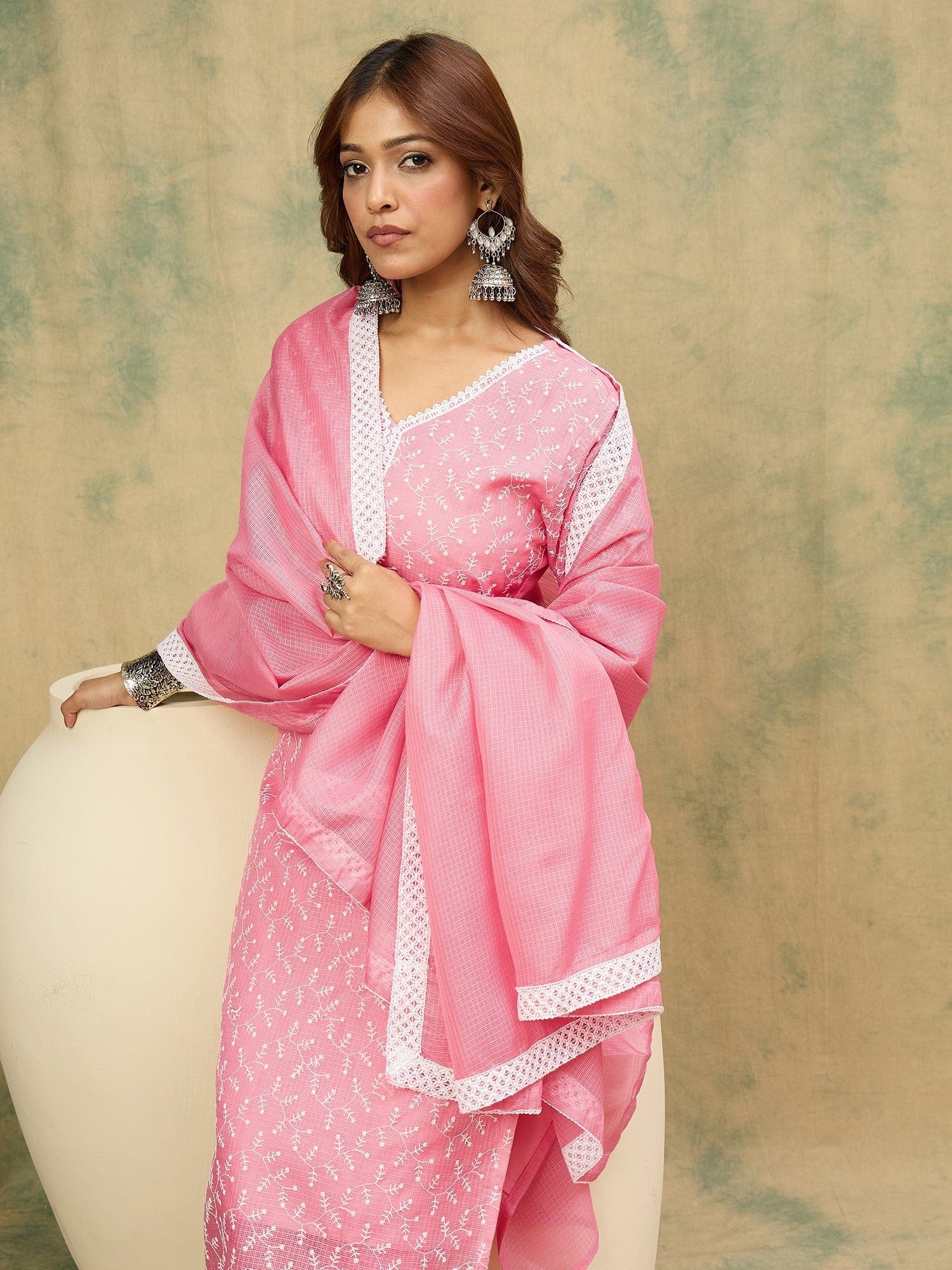 Varanga Women Floral Embroidered Regular Thread Work Kurta with Trousers & with Dupatta