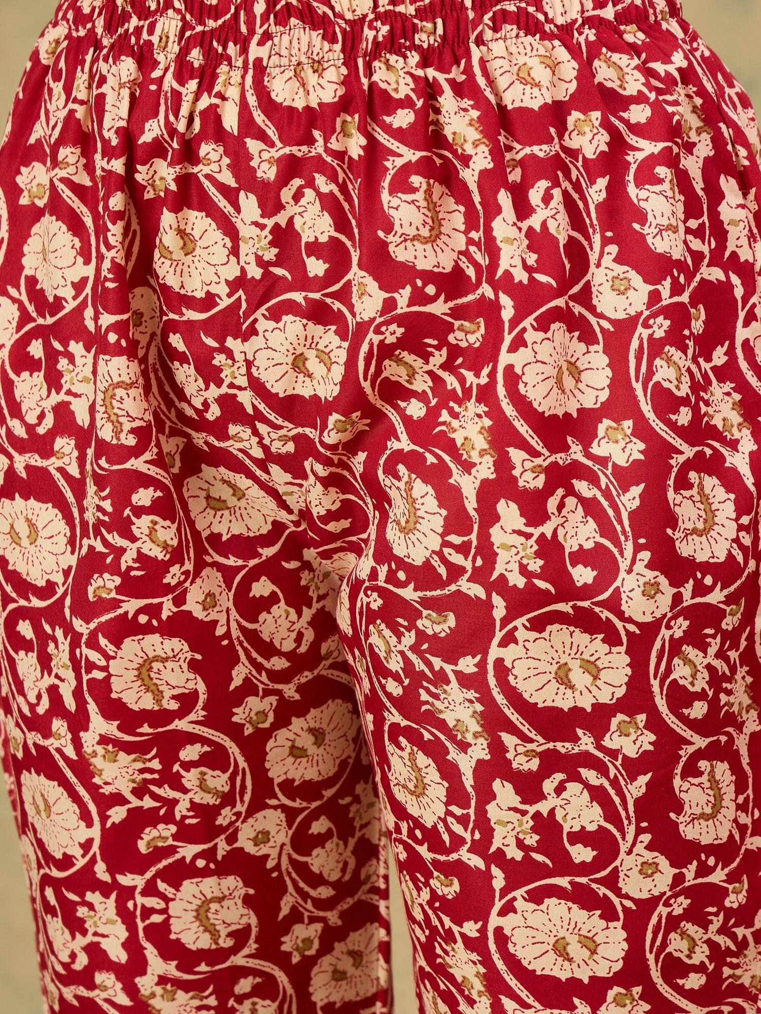 Varanga Women Floral Printed Regular Kurta with Trousers & with Dupatta