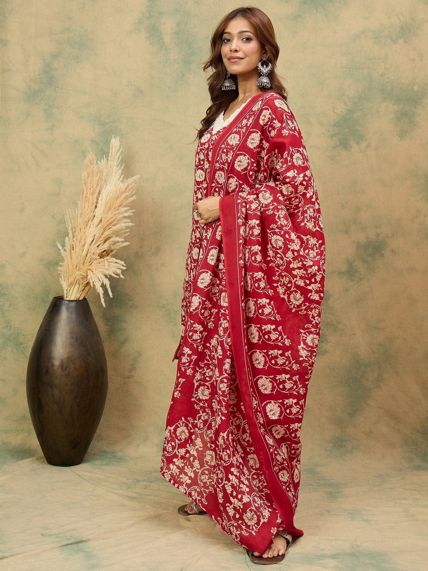 Varanga Women Floral Printed Regular Kurta with Trousers & with Dupatta