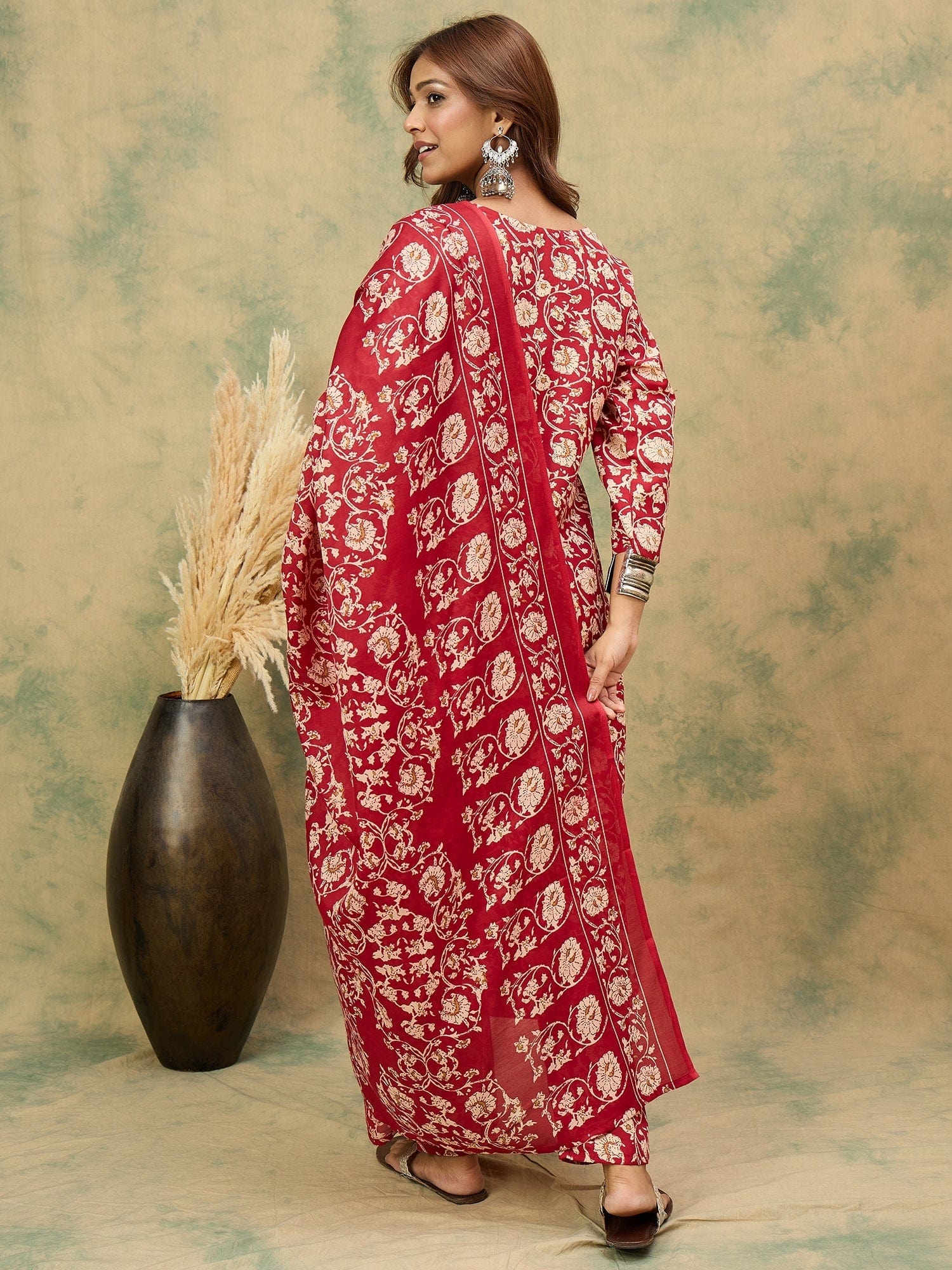 Varanga Women Floral Printed Regular Kurta with Trousers & with Dupatta
