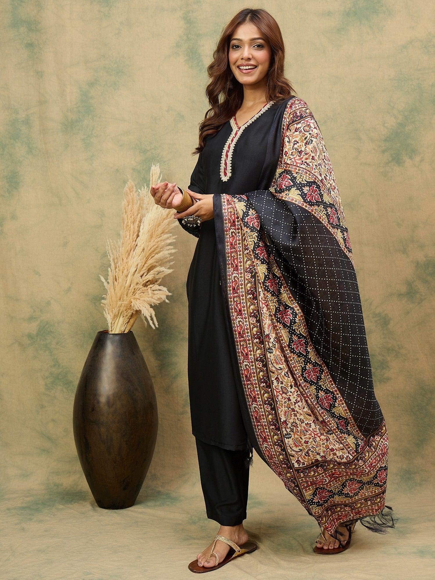 Varanga Women Regular Kurta with Trousers & with Dupatta