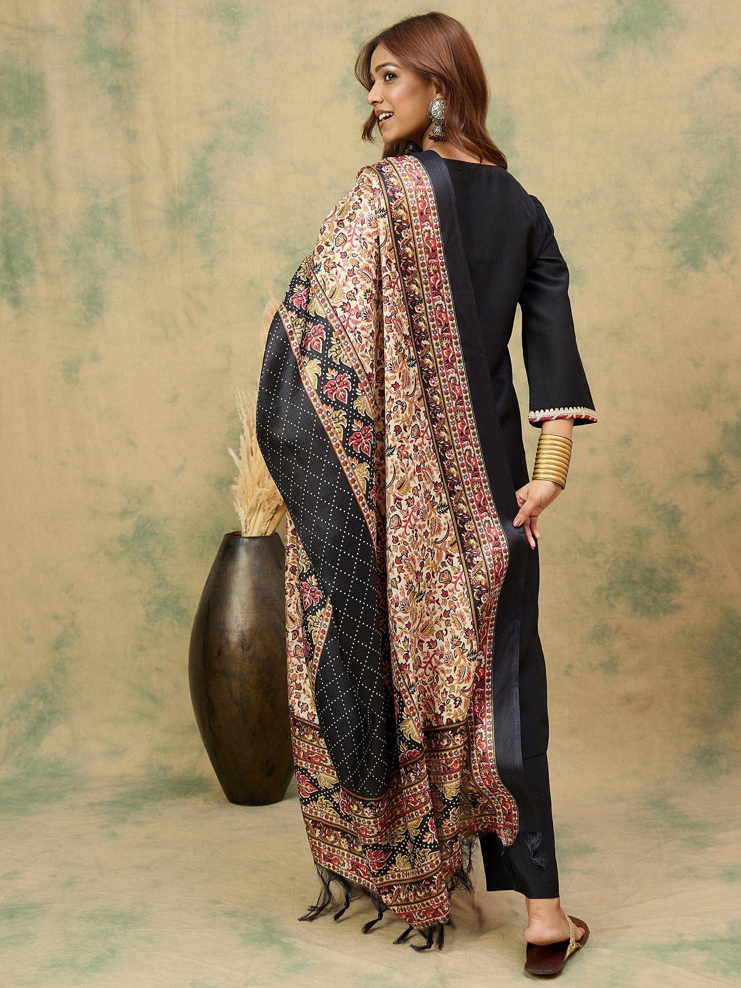 Varanga Women Regular Kurta with Trousers & with Dupatta