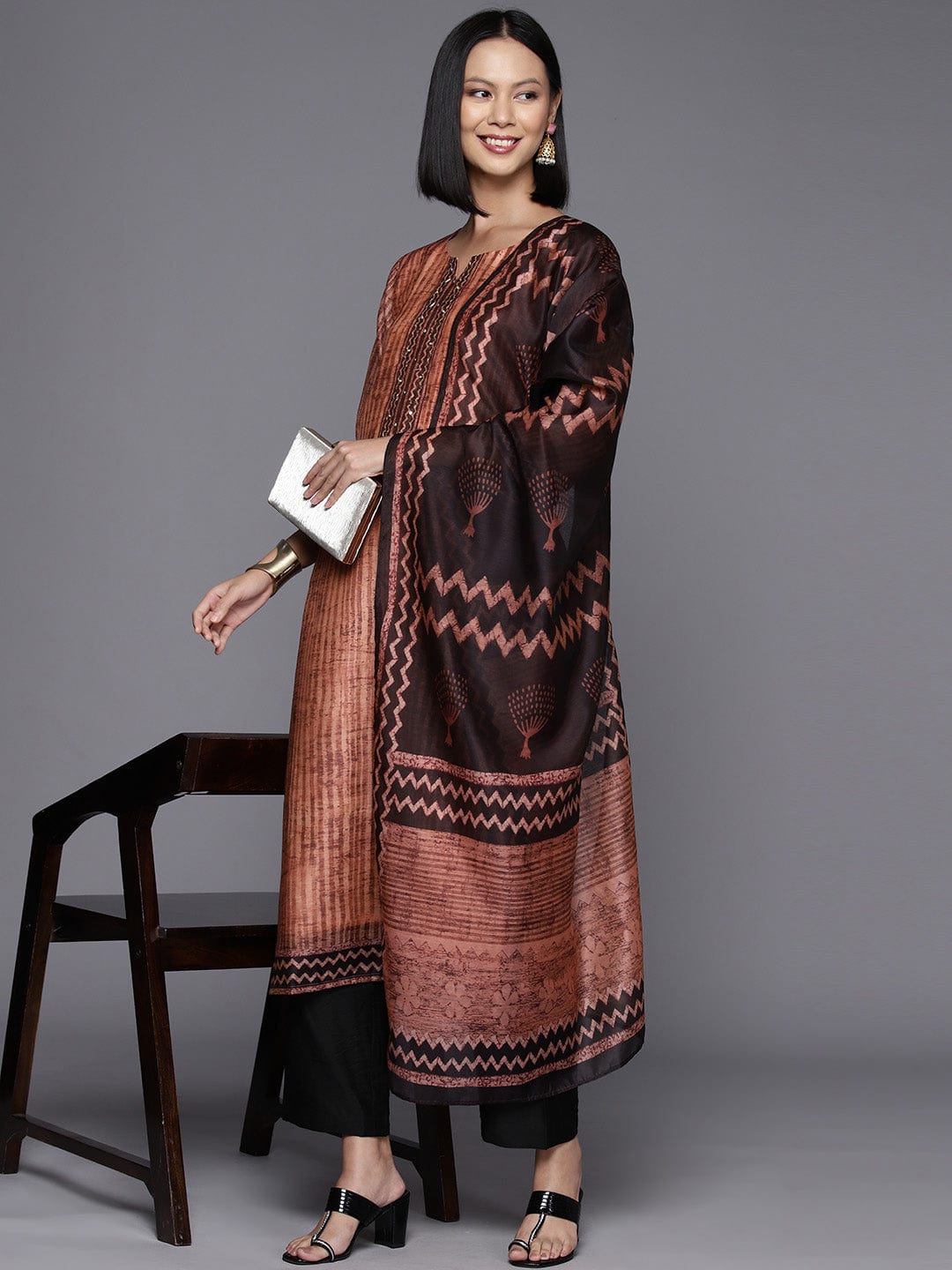 peach-printed-round-neck-with-slit-three-quarter-sleeves-straight-kurta-paired-with-contrast-bottom-and-dupatta-vskd31313