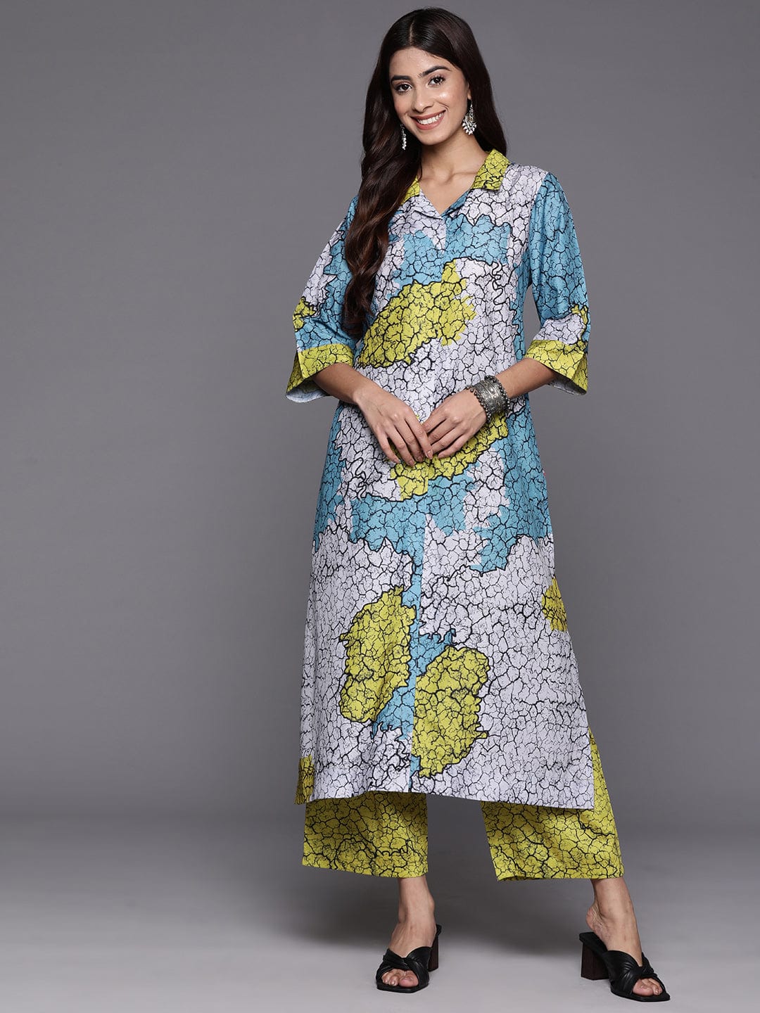 Blue And Green Abstract Printed Shirt Collar, Straight Kurta With Side And Front Slits Paired With Printed Bottom