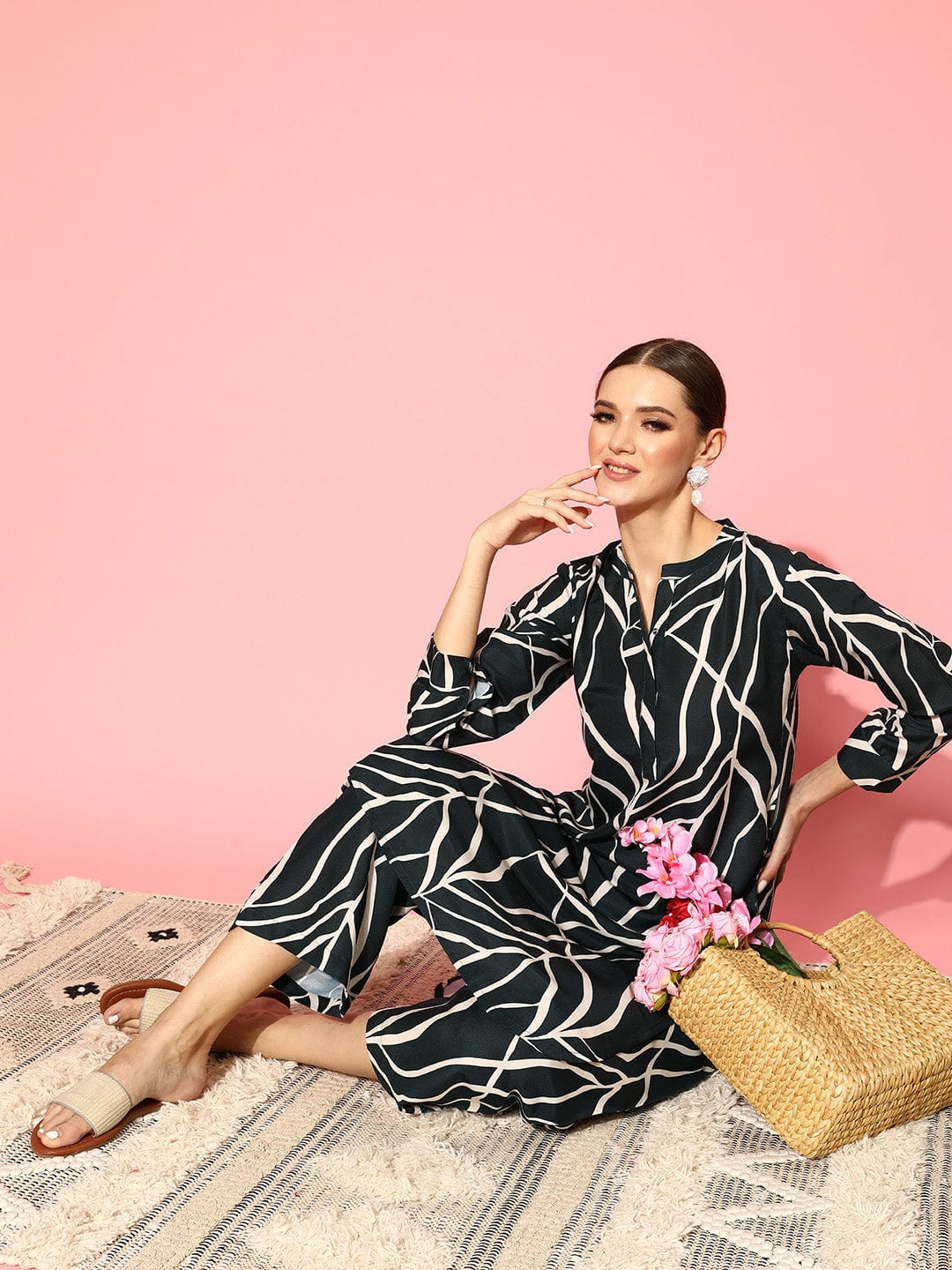 Varanga Women Black & White Abstract Printed Straight Kurta Paired With Tonal Printed Bottom