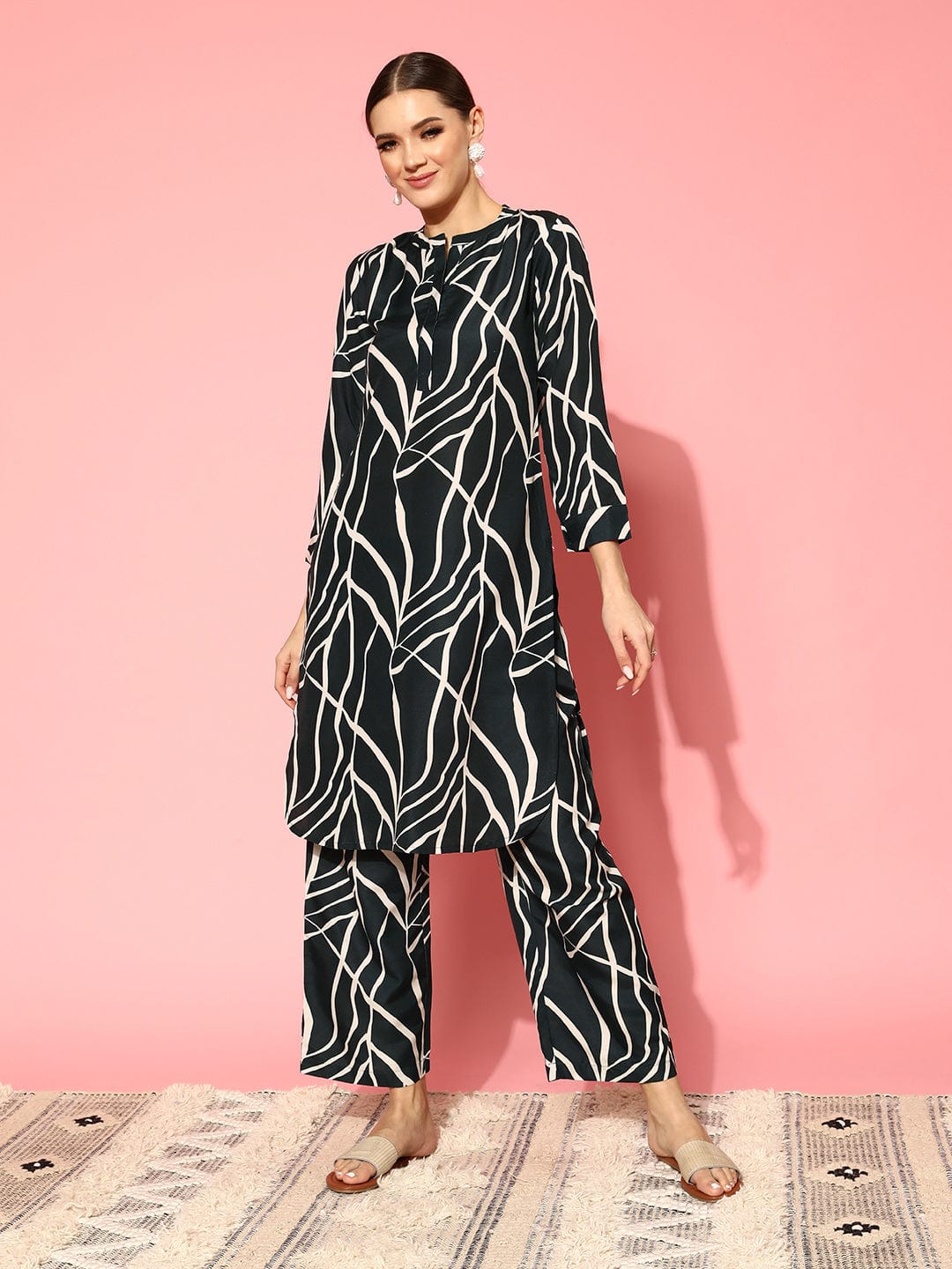 Varanga Women Black & White Abstract Printed Straight Kurta Paired With Tonal Printed Bottom