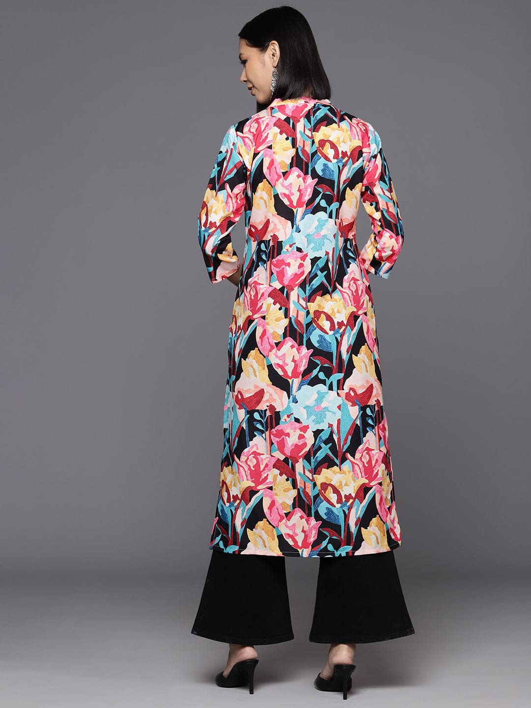 Varanga Women Black Abstract Printed Straight Kurta